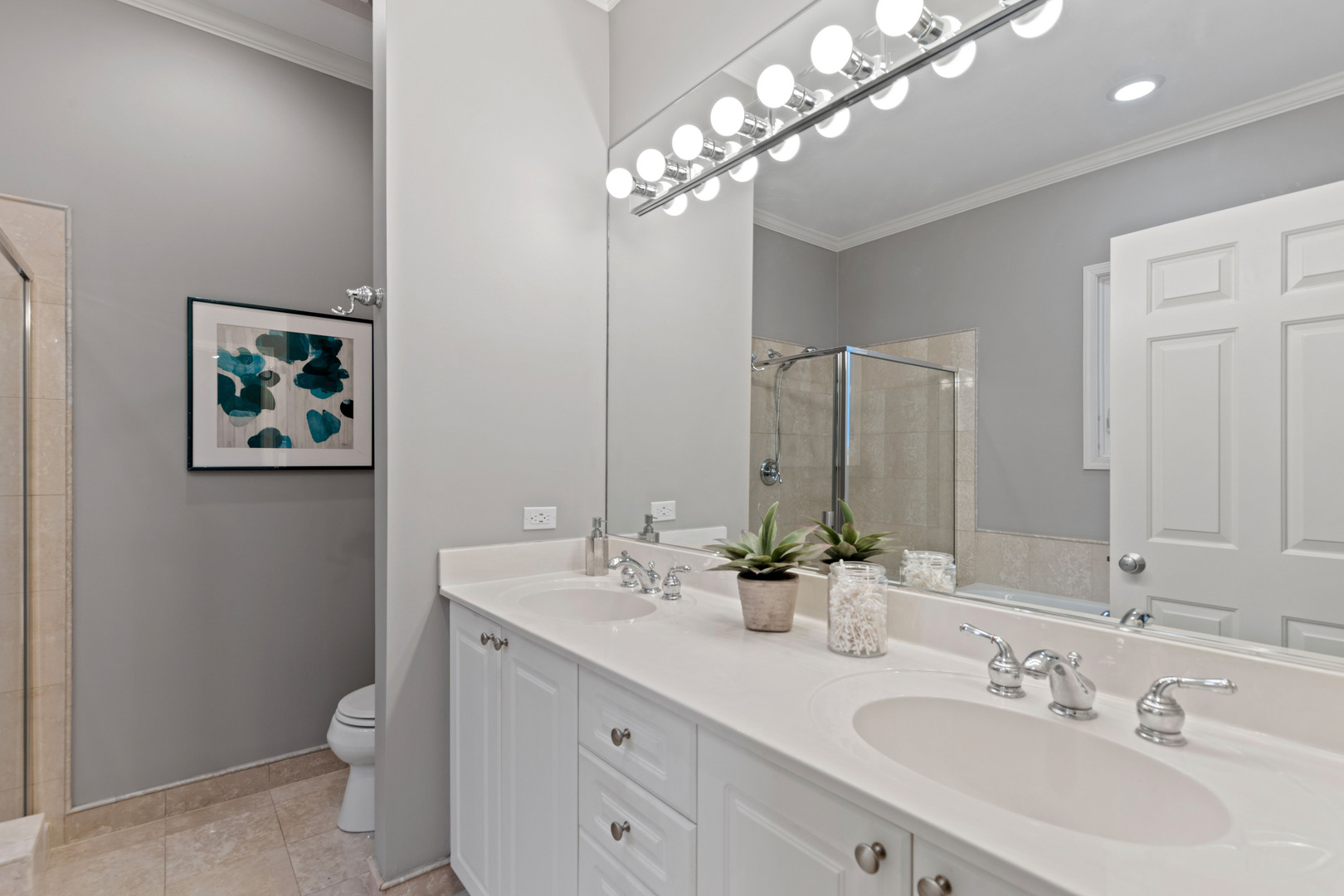 5817 N Paulina Street #2, Chicago, IL 60660