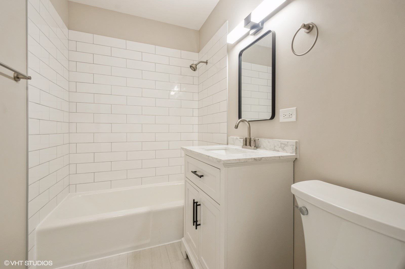 2330 N Harlem Avenue #2D, Elmwood Park, IL 60707