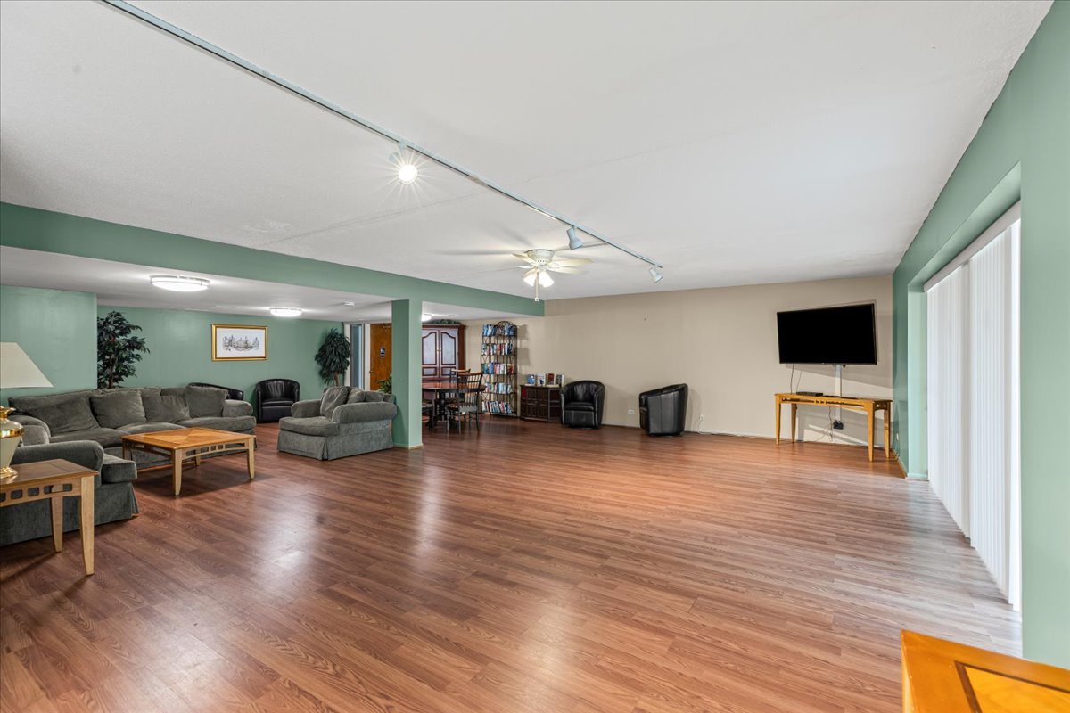 3505 Lakeview Drive #204, Hazel Crest, IL 60429