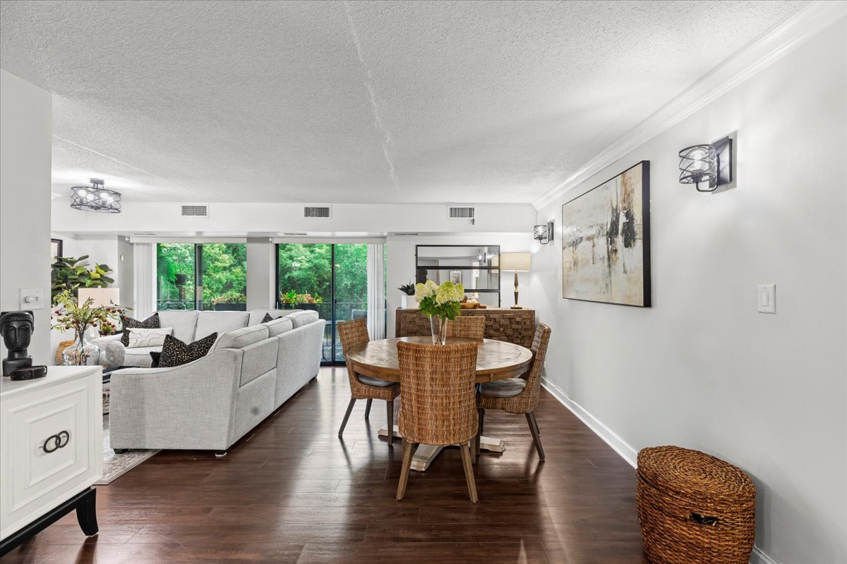 3505 Lakeview Drive #204, Hazel Crest, IL 60429