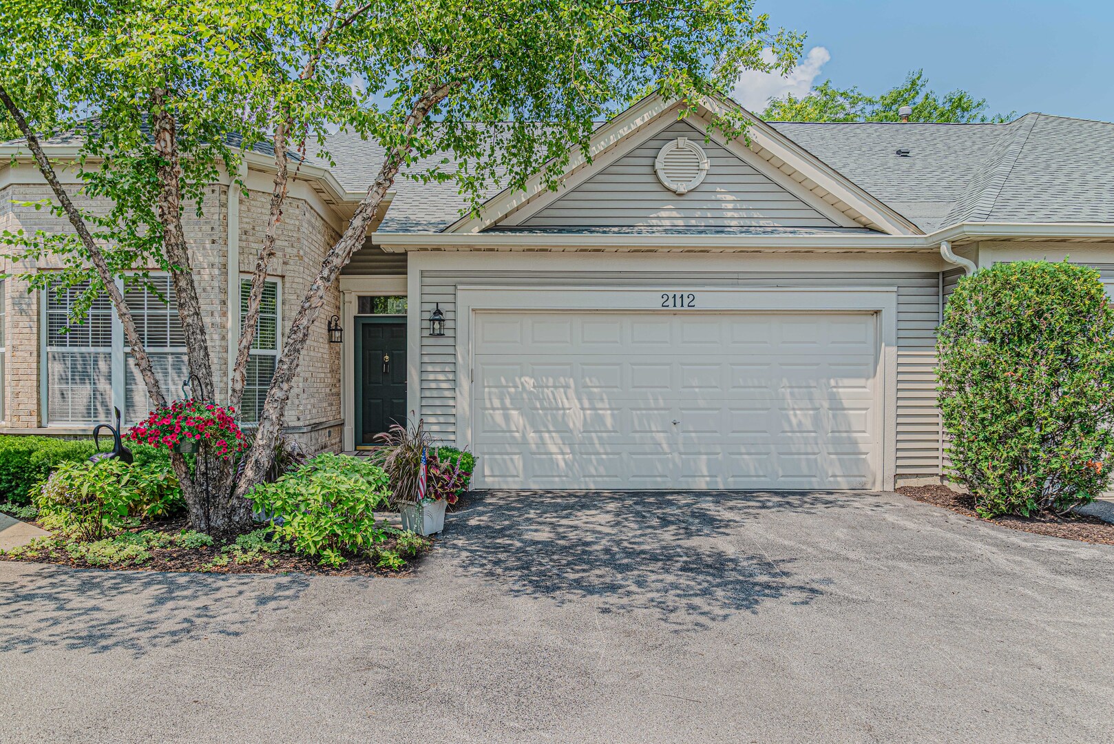 2112 Carillon Drive, Grayslake, IL 60030