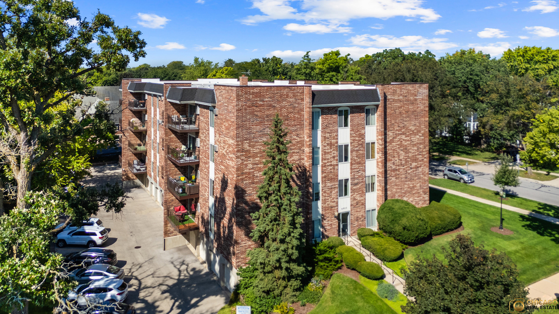 4900 Forest Avenue #205, Downers Grove, IL 60515