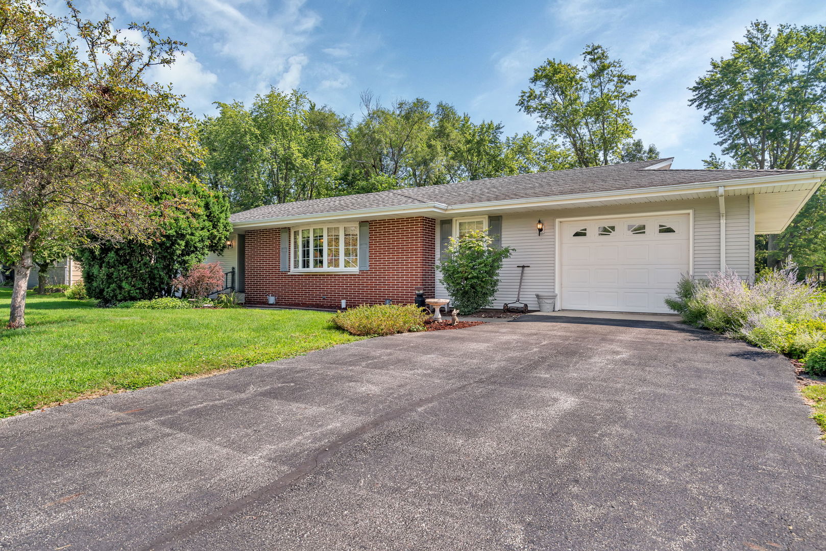 335 N Washington Street, Coal City, IL 60416