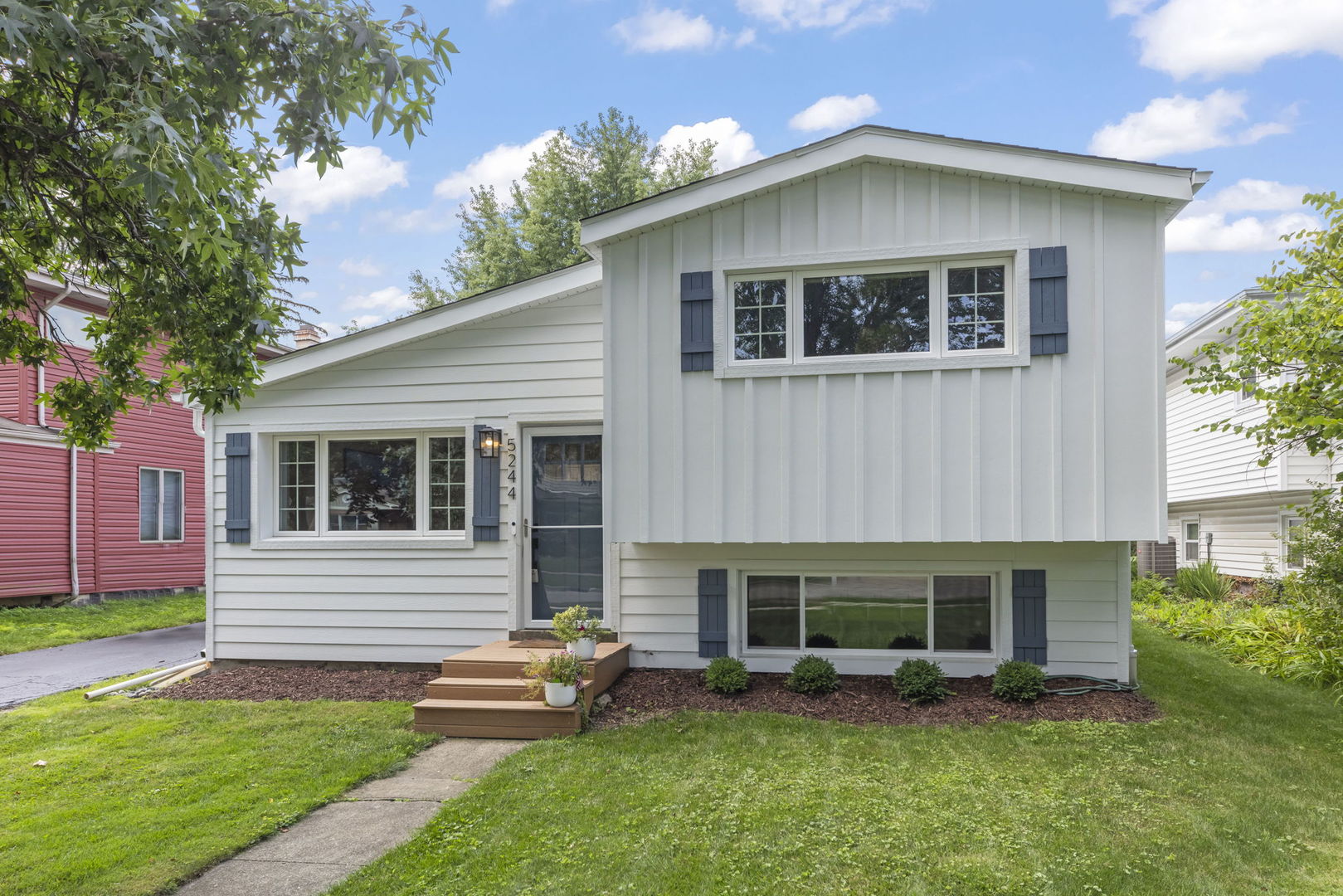 5244 Benton Avenue, Downers Grove, IL 60515