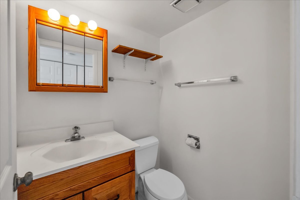 1426 Walnut Circle, Carol Stream, IL 60188