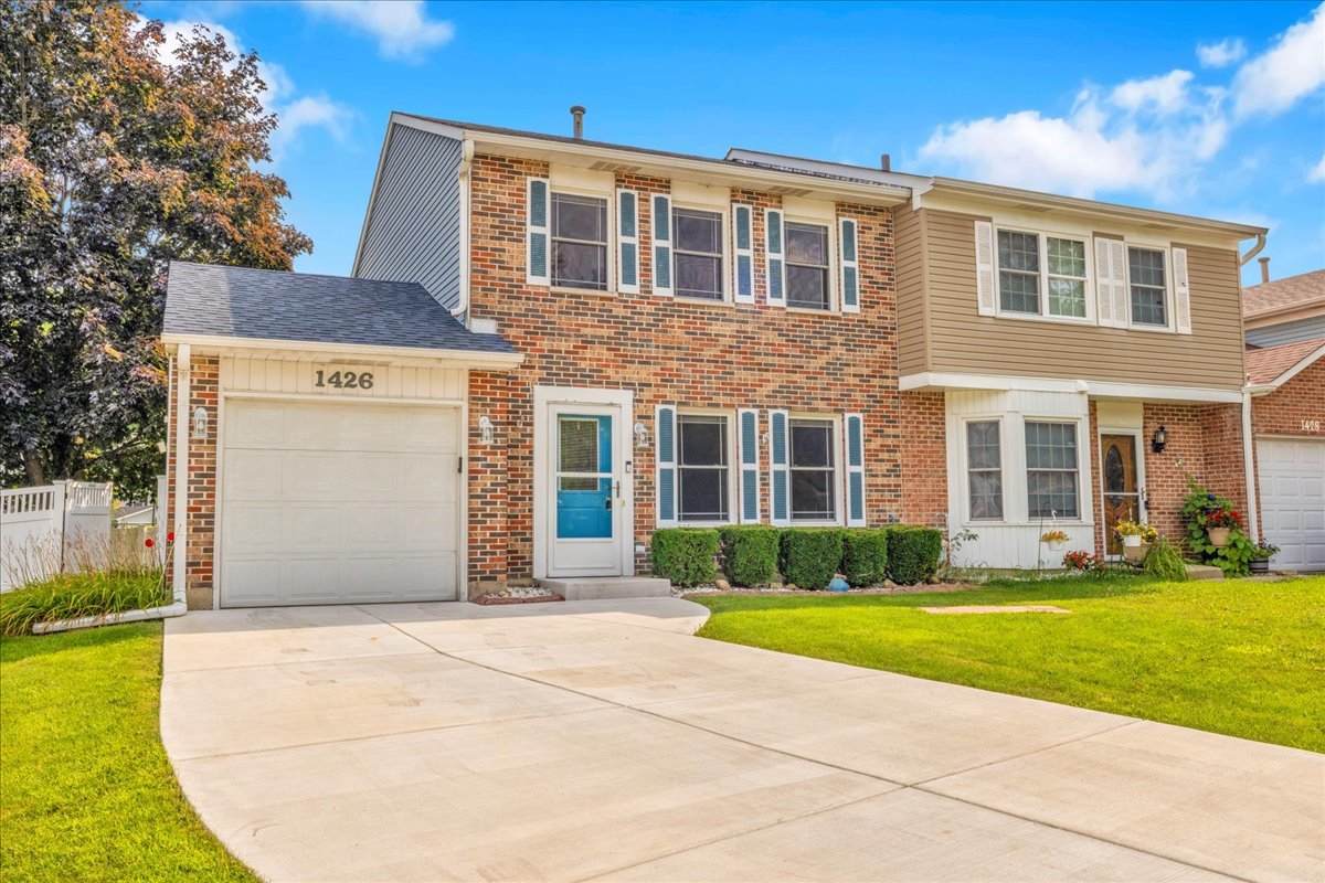 1426 Walnut Circle, Carol Stream, IL 60188