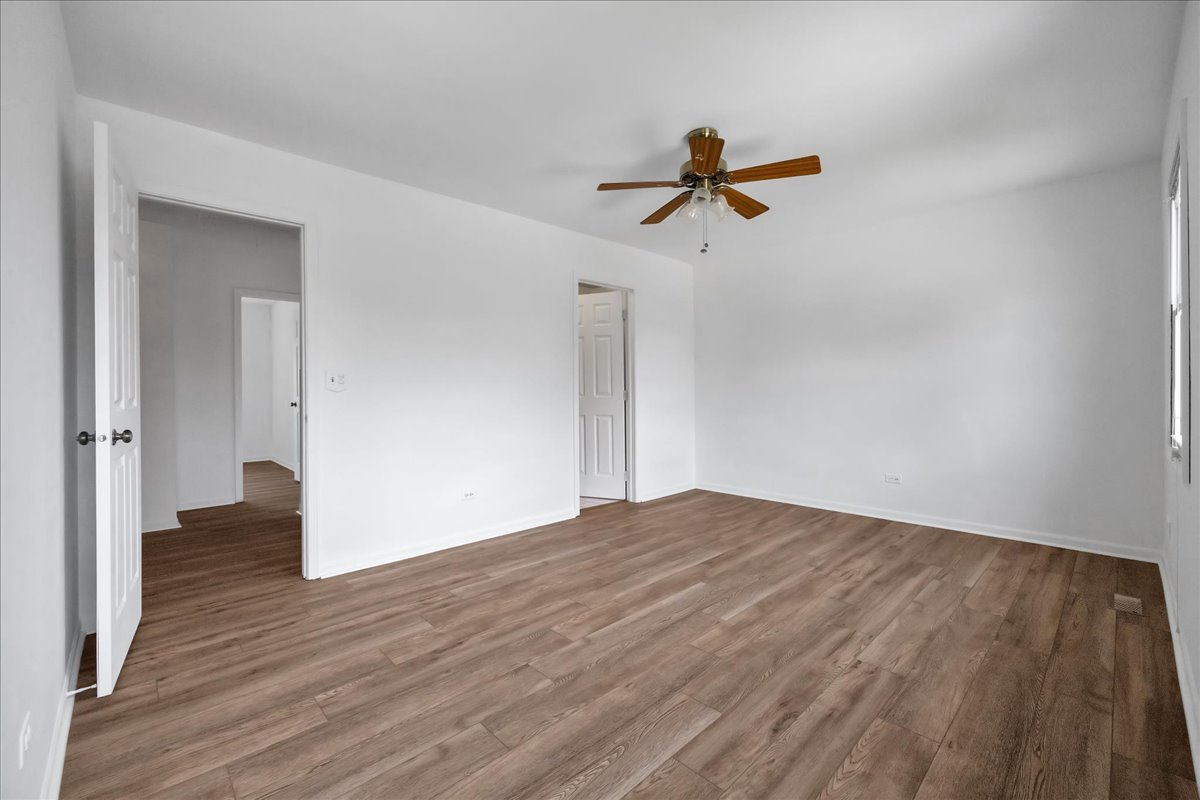 1426 Walnut Circle, Carol Stream, IL 60188
