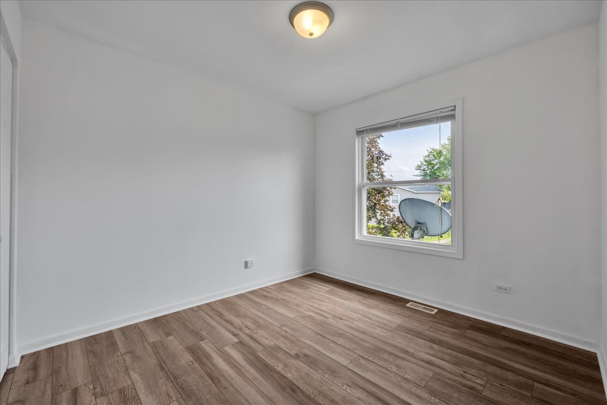 1426 Walnut Circle, Carol Stream, IL 60188