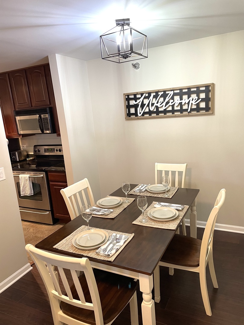 127 Glengarry Drive #108, Bloomingdale, IL 60108