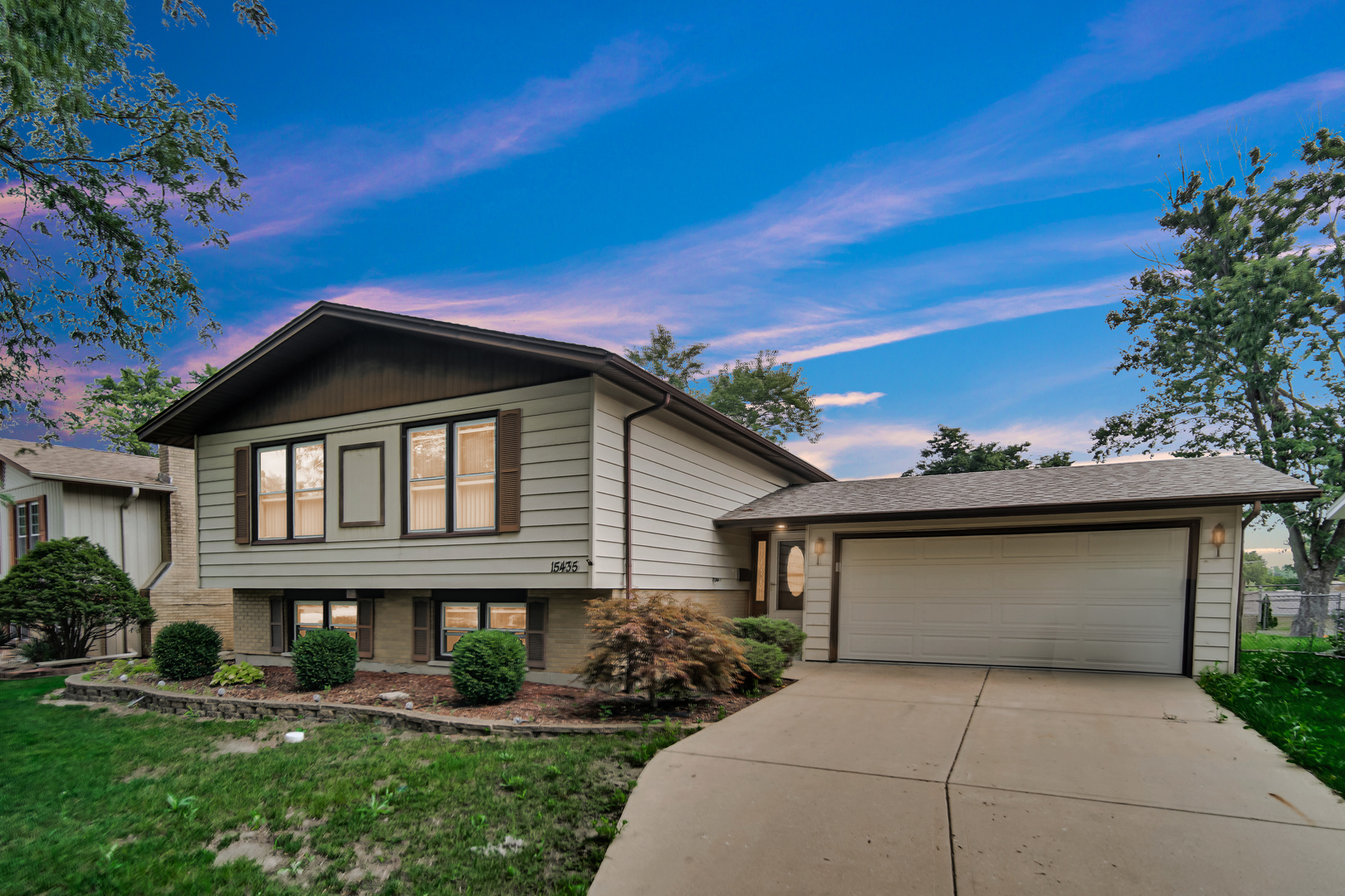 15435 Orogrande Drive, Oak Forest, IL 60452