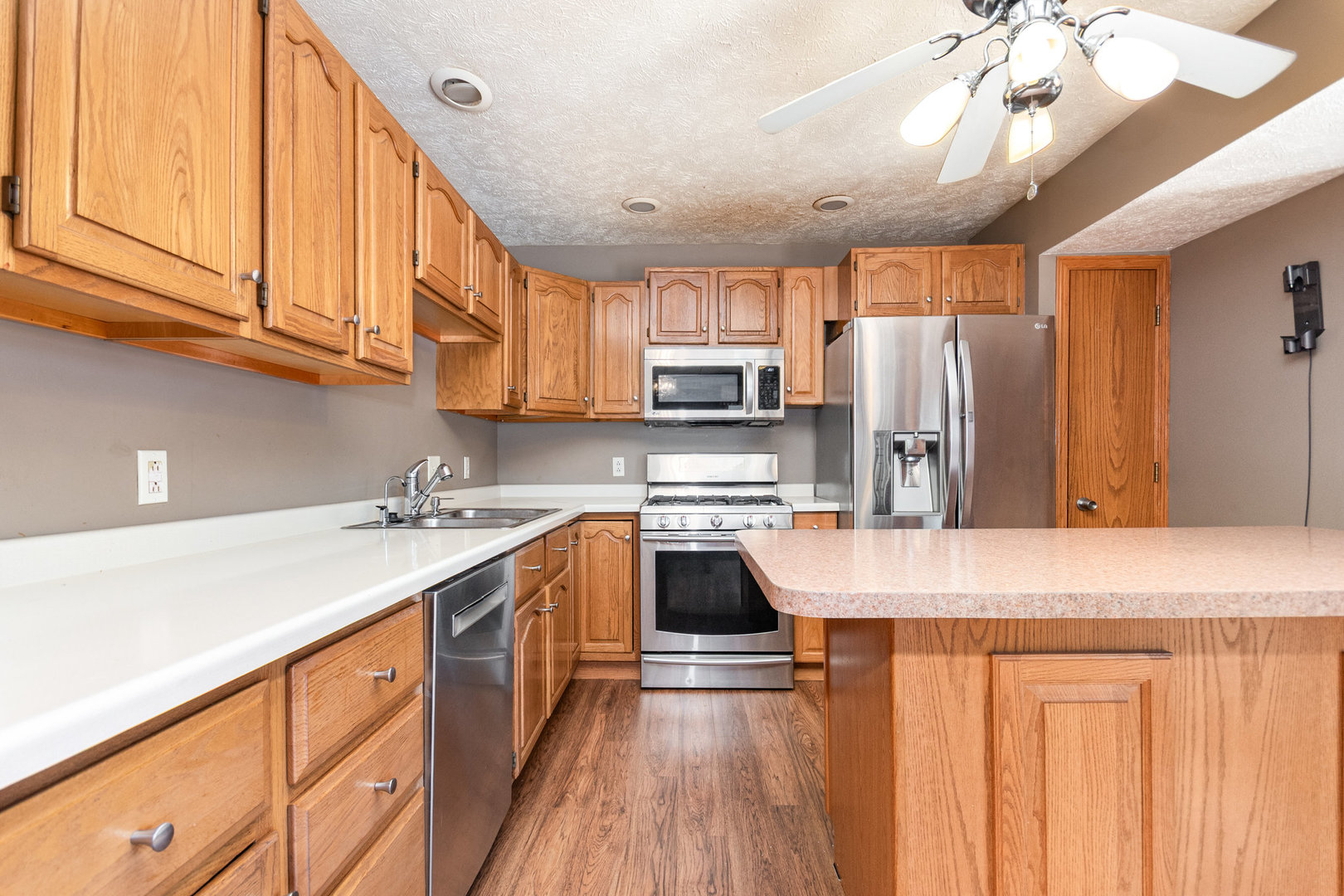901 W McKinley Road, Ottawa, IL 61350