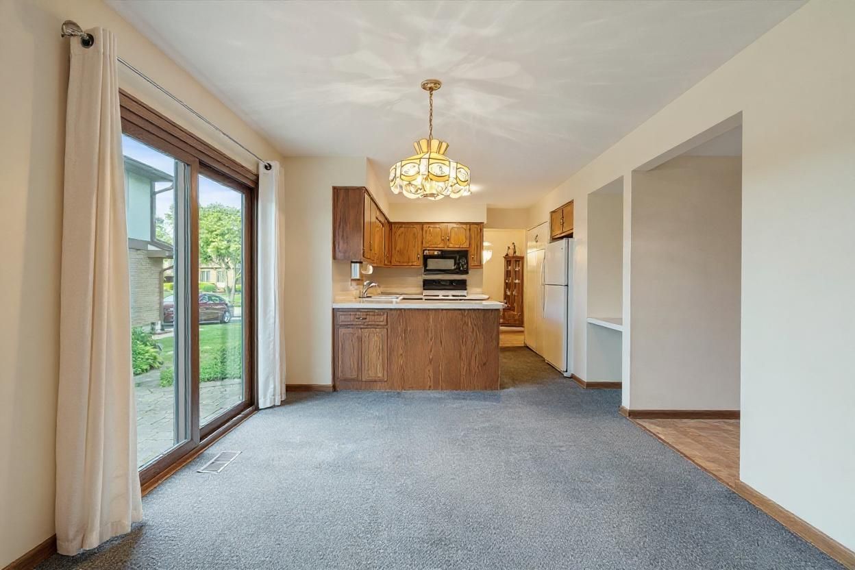 620 W 58th Street, Westmont, IL 60559