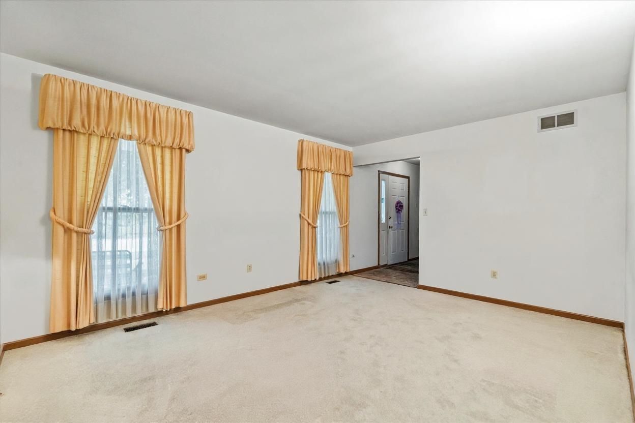 620 W 58th Street, Westmont, IL 60559