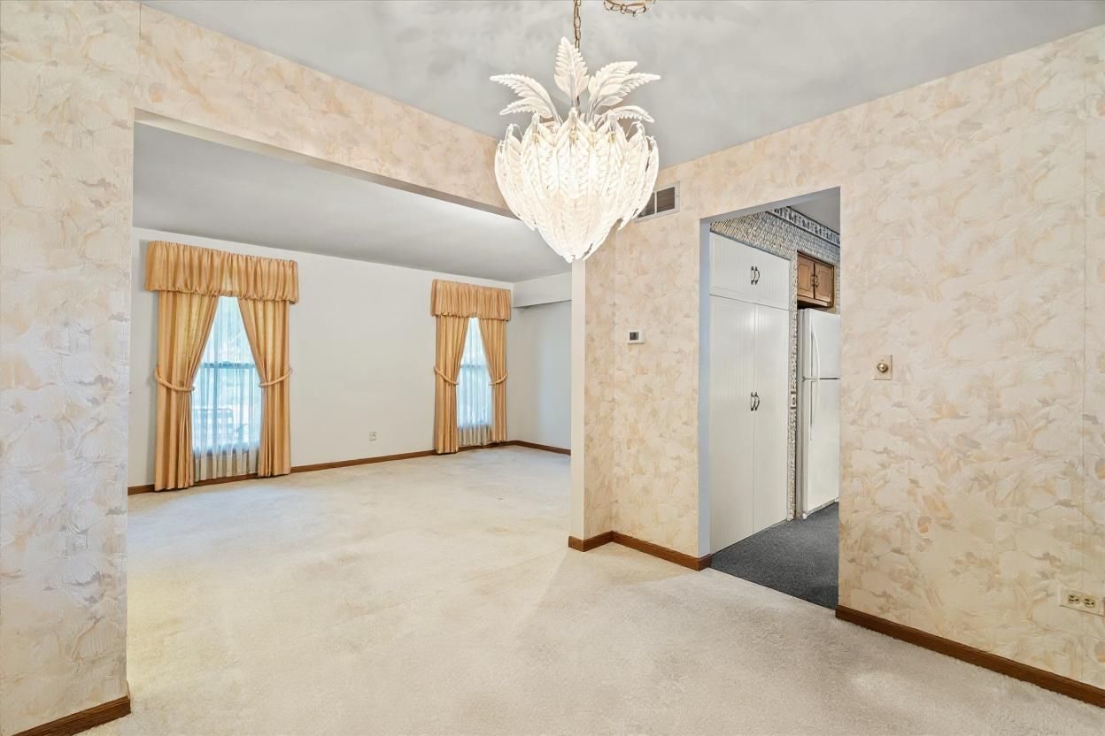 620 W 58th Street, Westmont, IL 60559