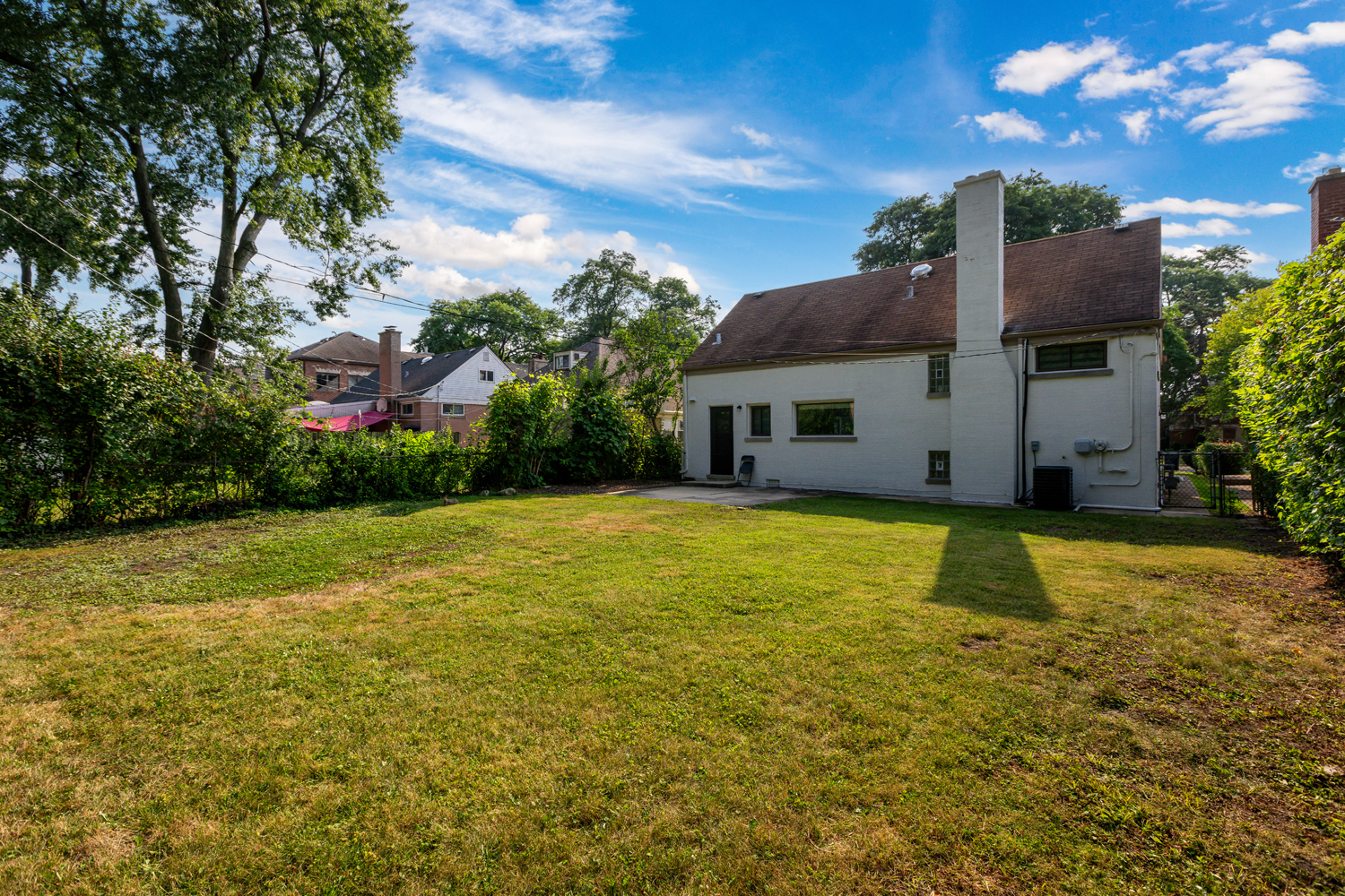 7025 N Kenton Avenue, Lincolnwood, IL 60712