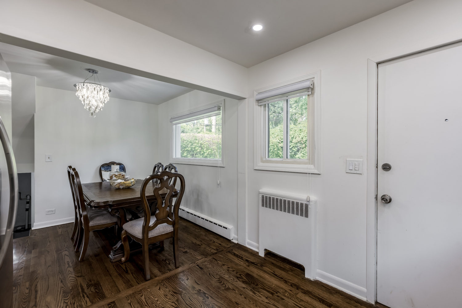 7025 N Kenton Avenue, Lincolnwood, IL 60712