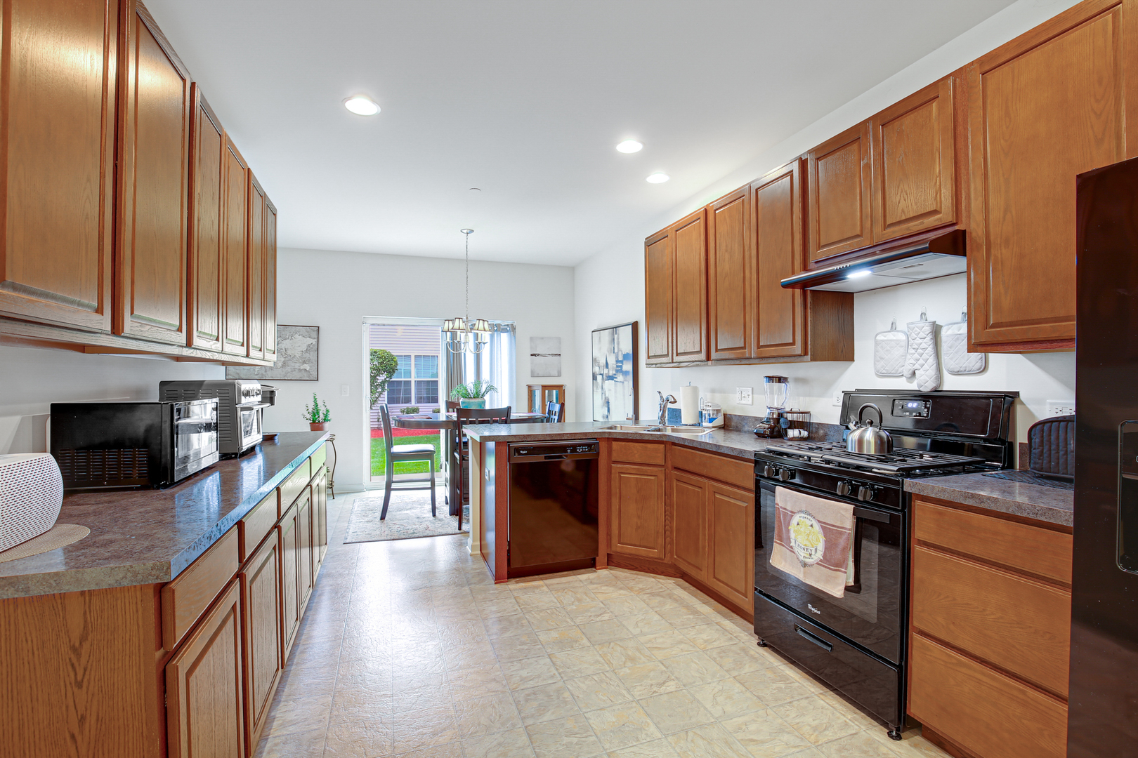 202 Owen Street, Matteson, IL 60443
