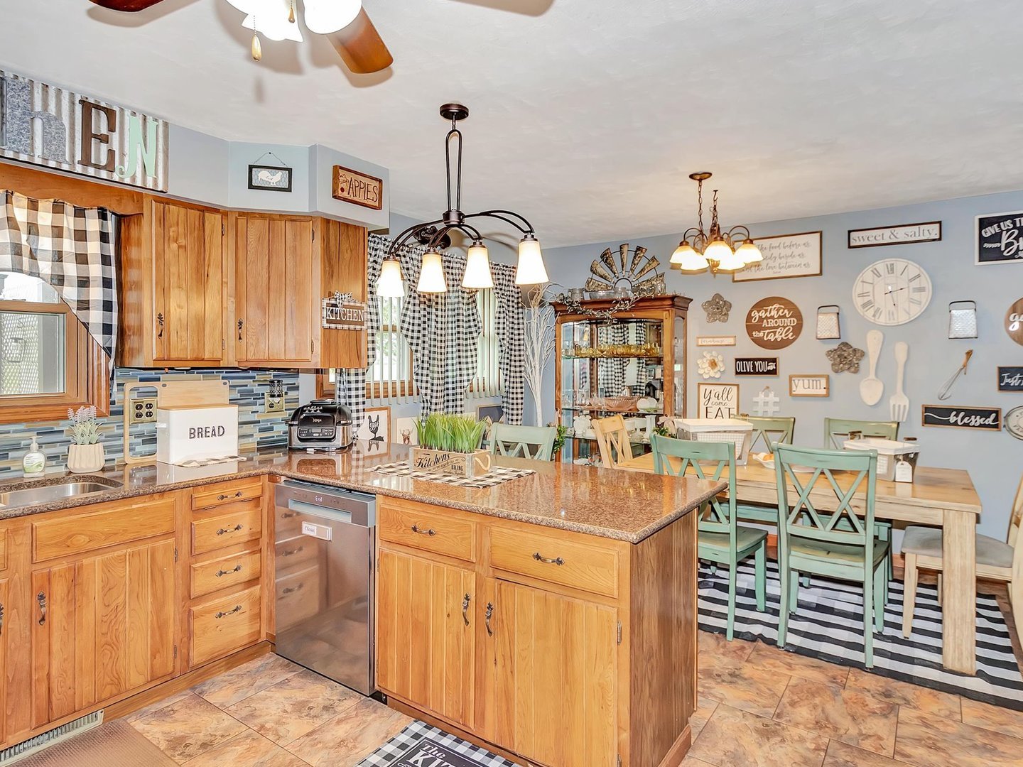 111 Countryside Lane, Crescent City, IL 60928