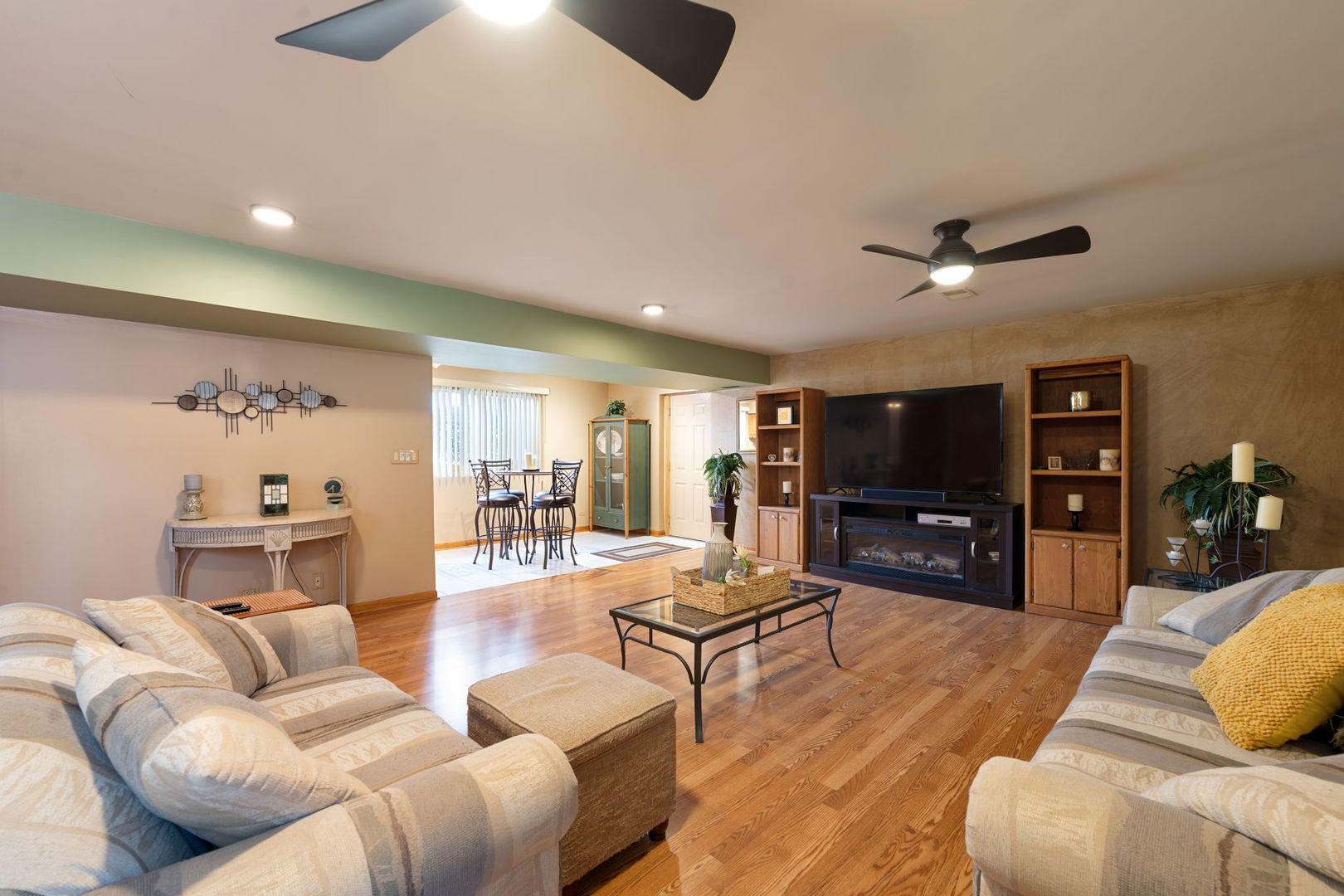 11841 S Leamington Avenue, Alsip, IL 60803