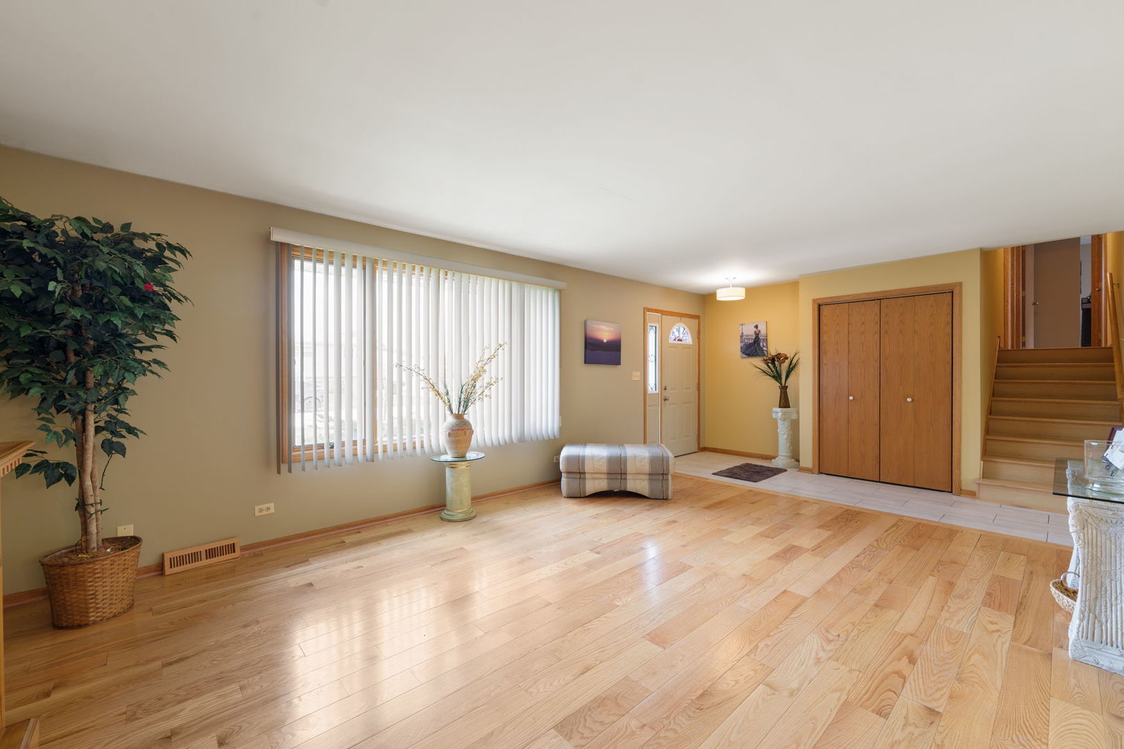 11841 S Leamington Avenue, Alsip, IL 60803