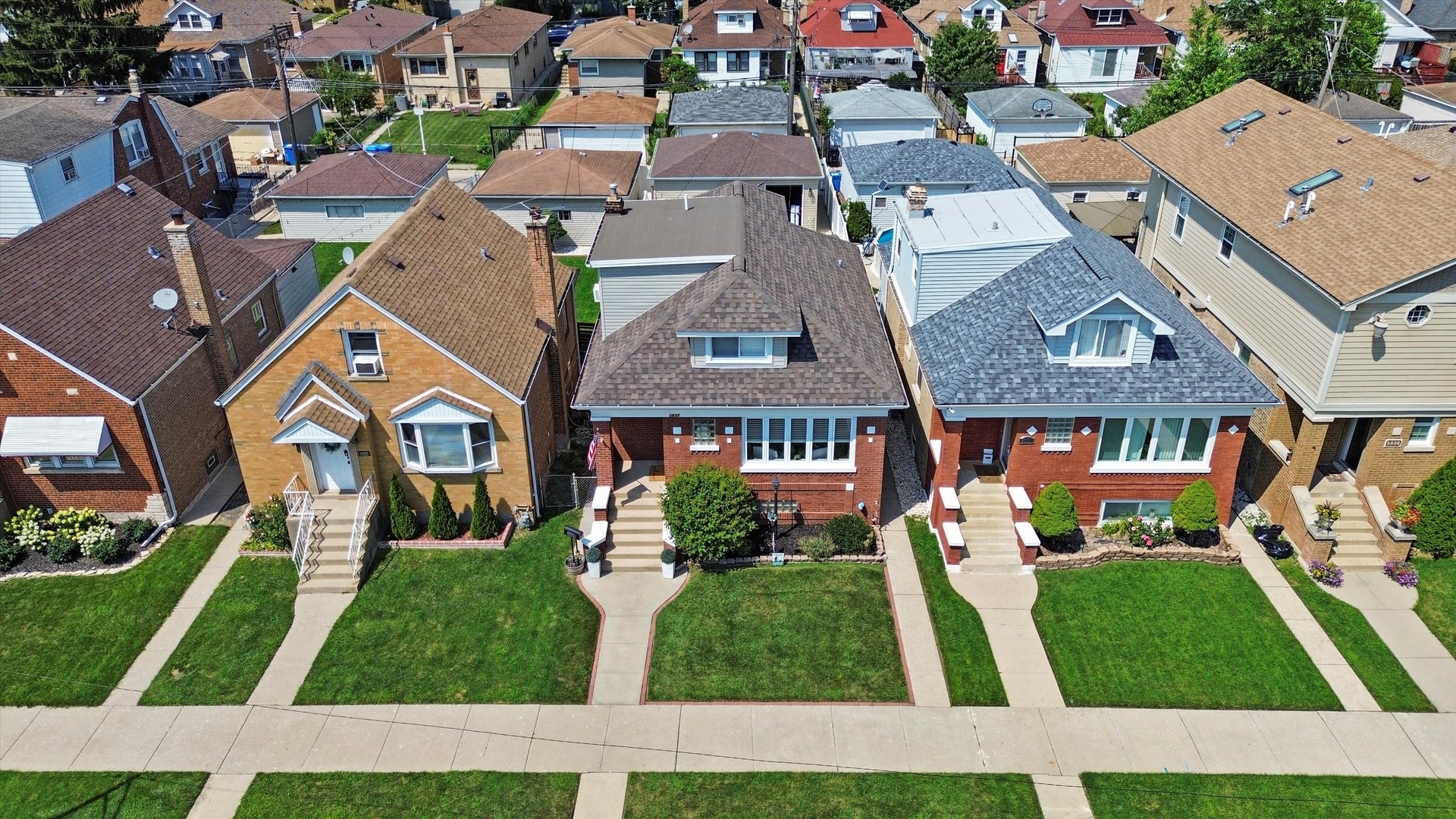 5832 W Melrose Street, Chicago, IL 60634