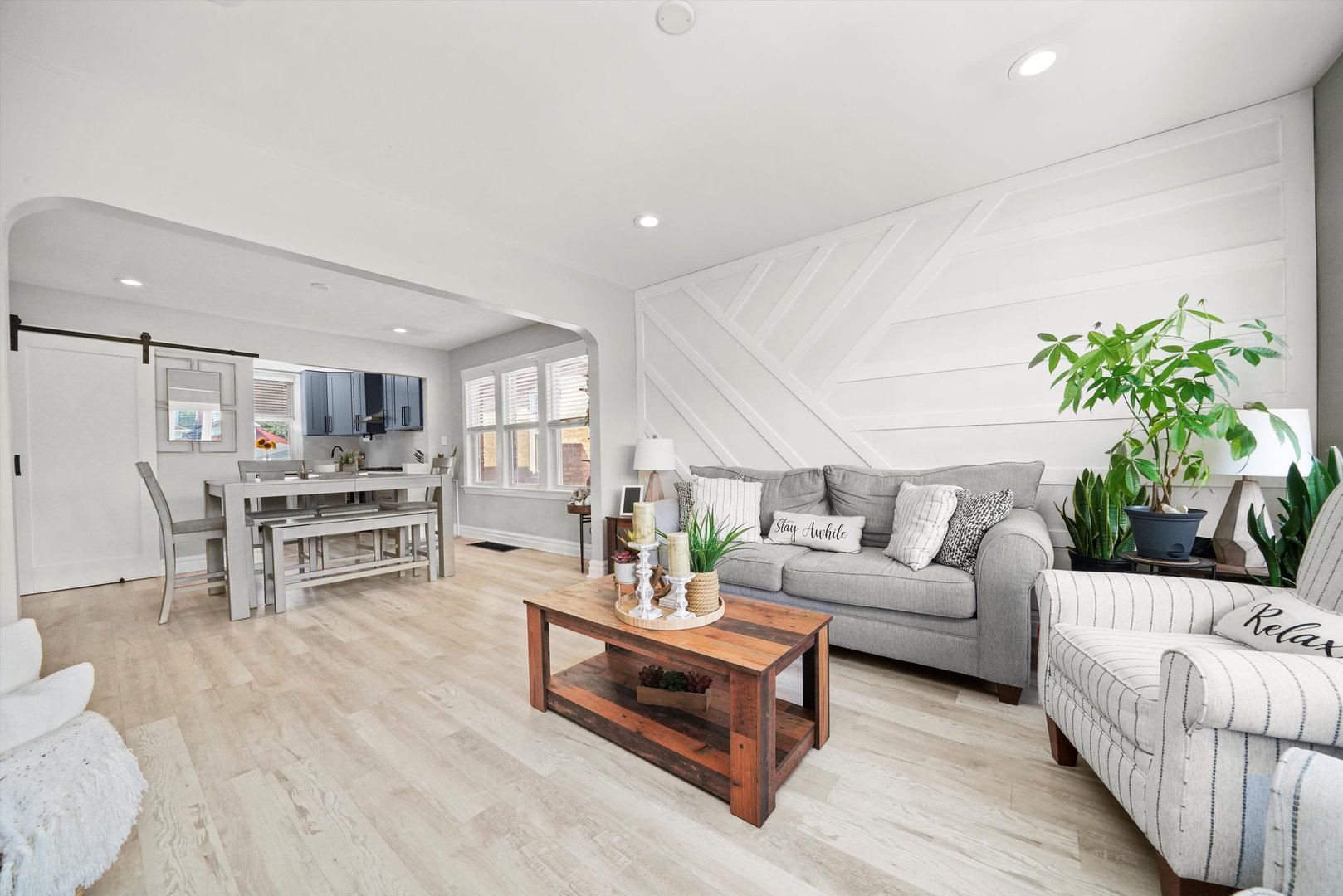 5832 W Melrose Street, Chicago, IL 60634