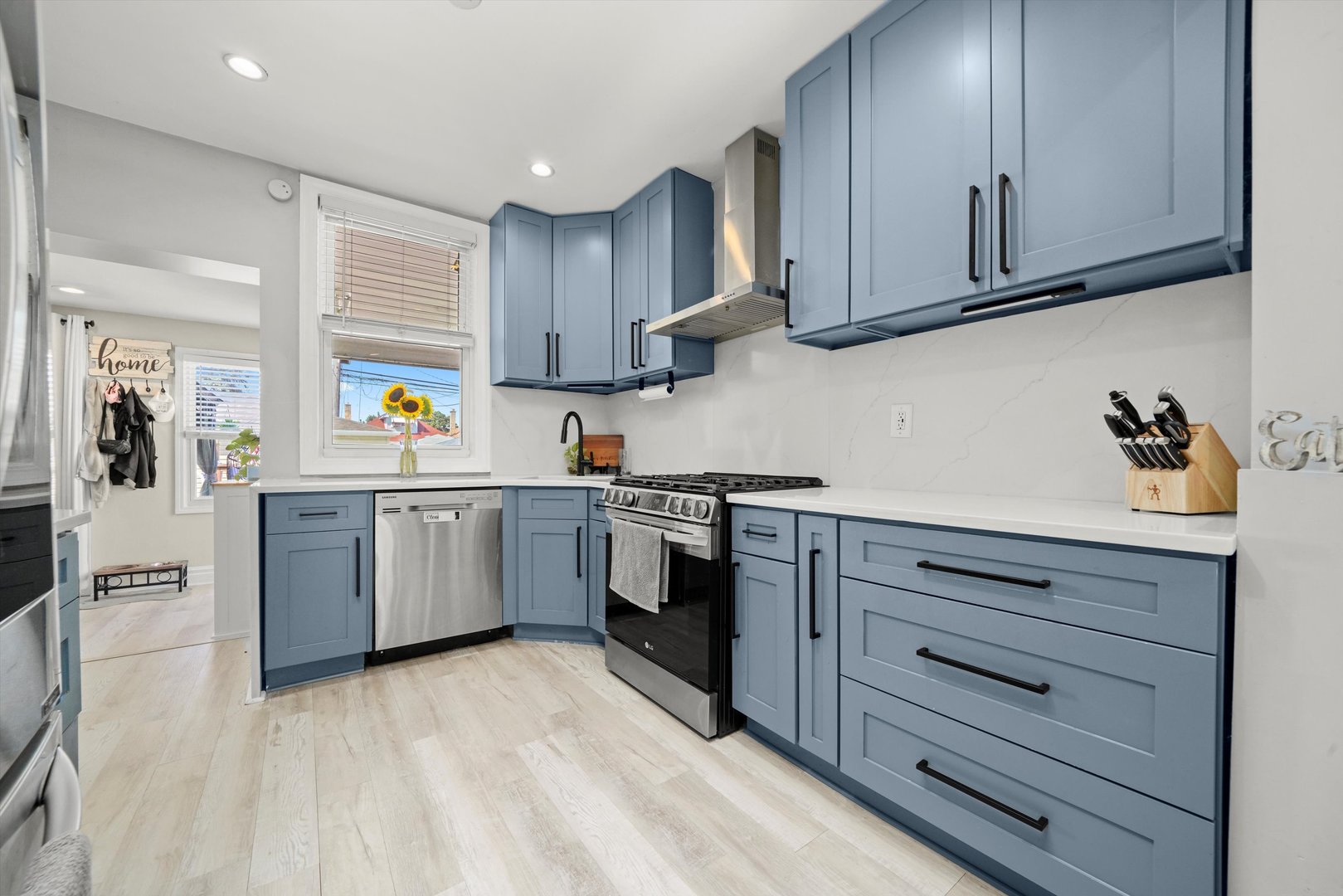 5832 W Melrose Street, Chicago, IL 60634