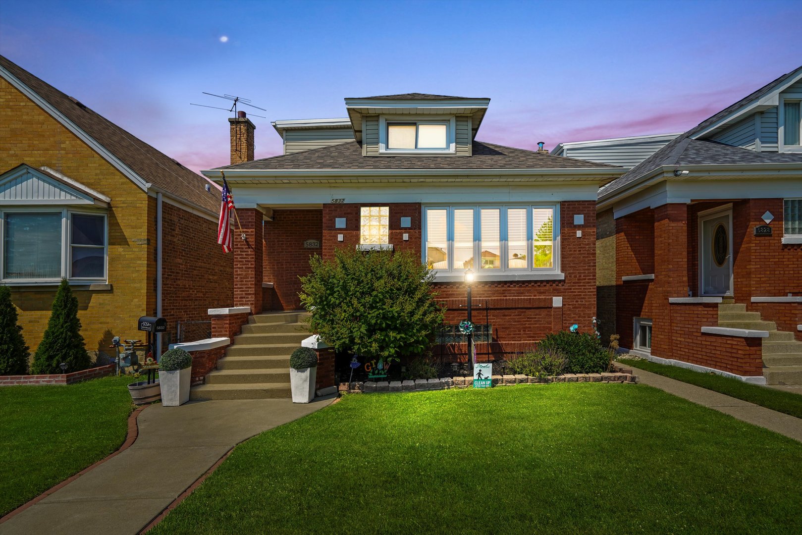5832 W Melrose Street, Chicago, IL 60634
