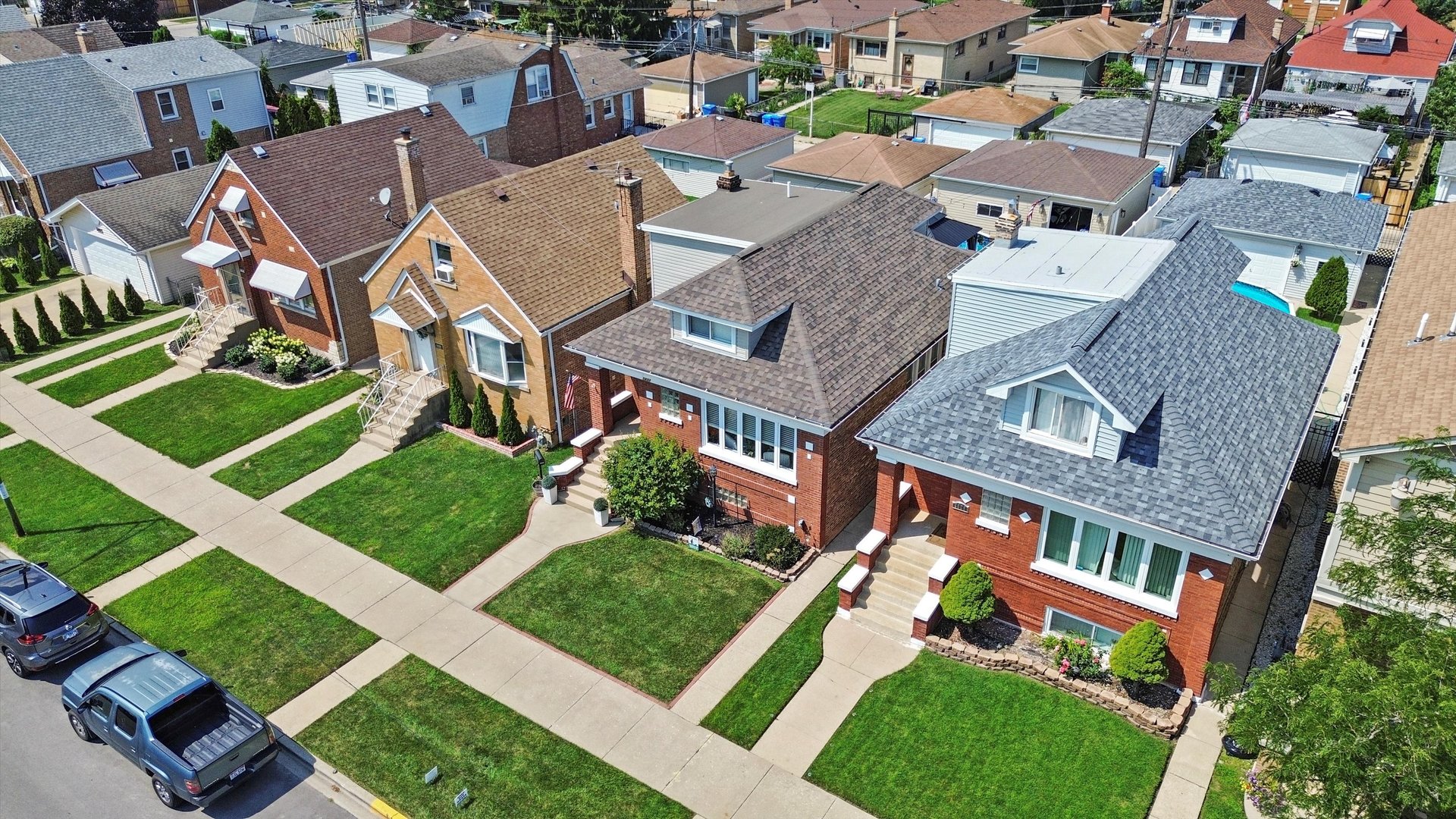 5832 W Melrose Street, Chicago, IL 60634