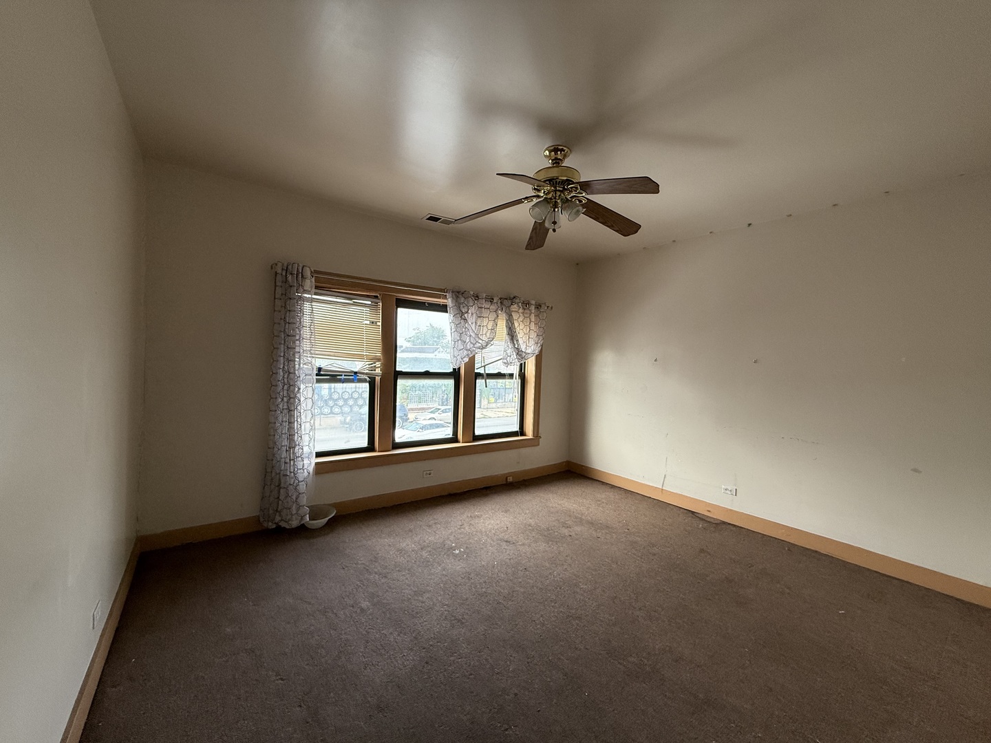 5818 W North Avenue, Chicago, IL 60639