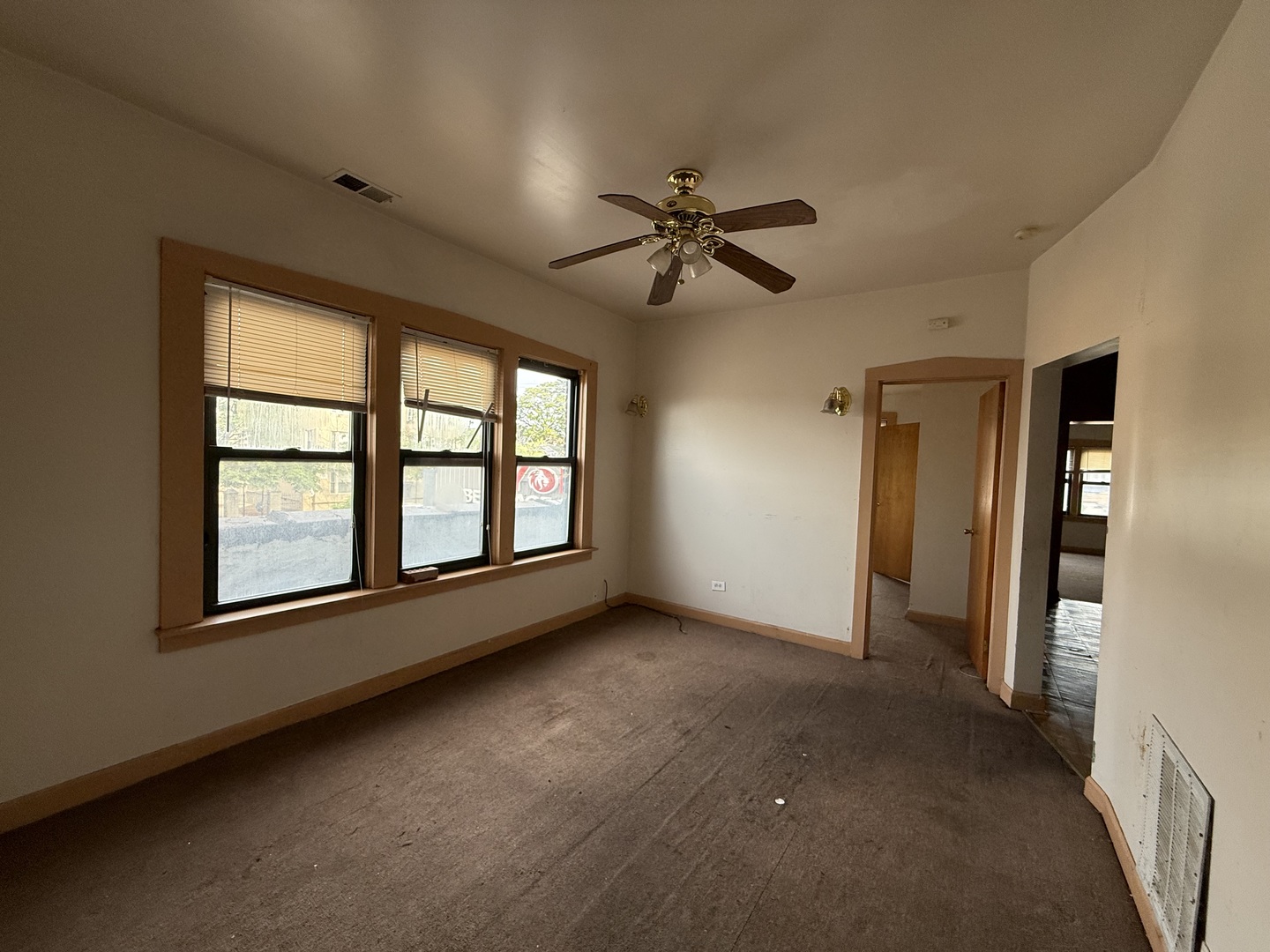 5818 W North Avenue, Chicago, IL 60639