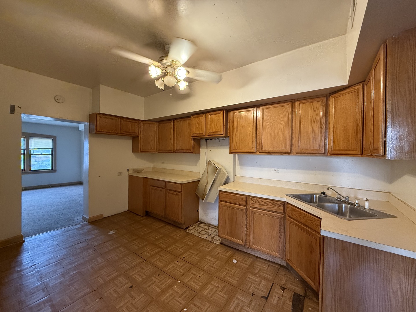 5818 W North Avenue, Chicago, IL 60639