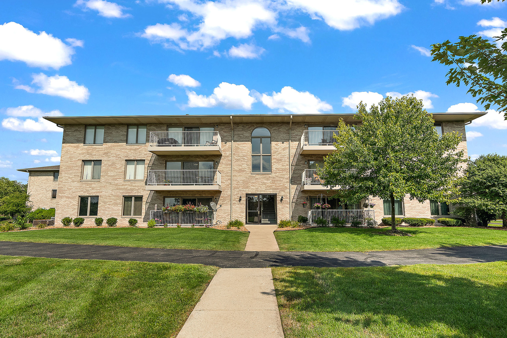 1041 Ashley Court #1A, Lockport, IL 60441