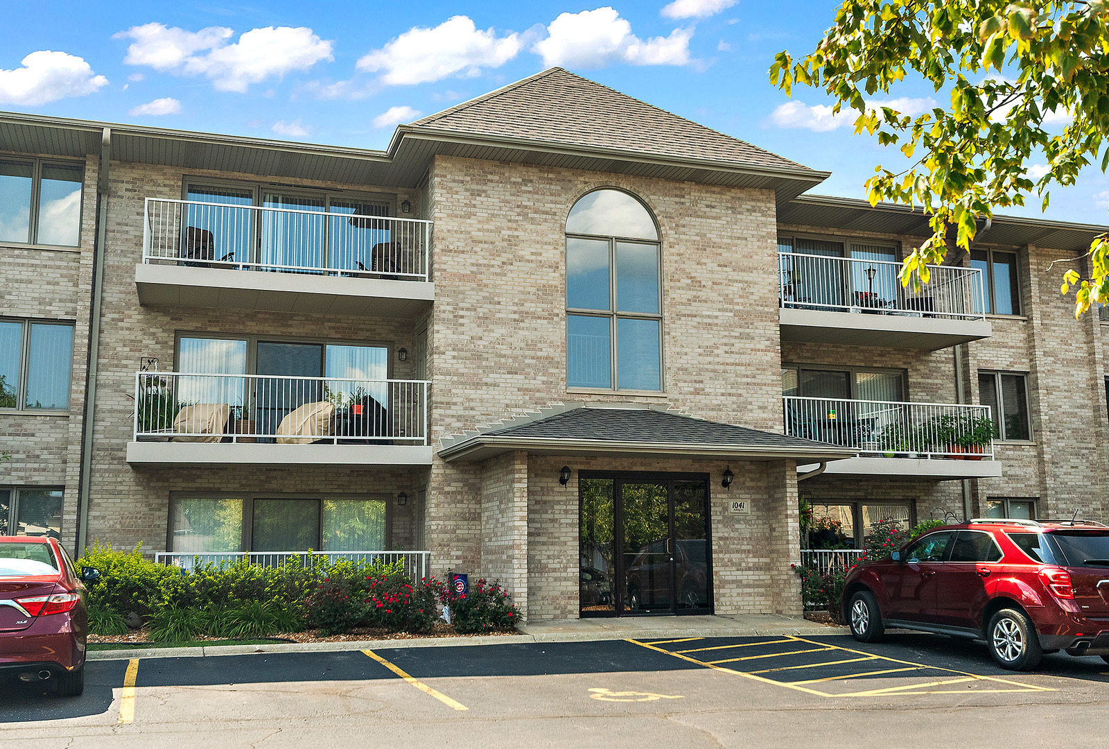 1041 Ashley Court #1A, Lockport, IL 60441