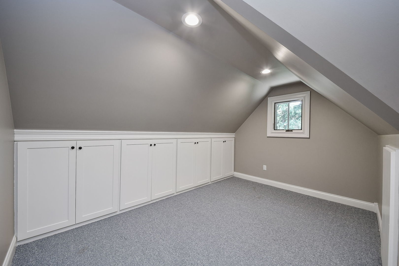 803 Dow Avenue, Geneva, IL 60134