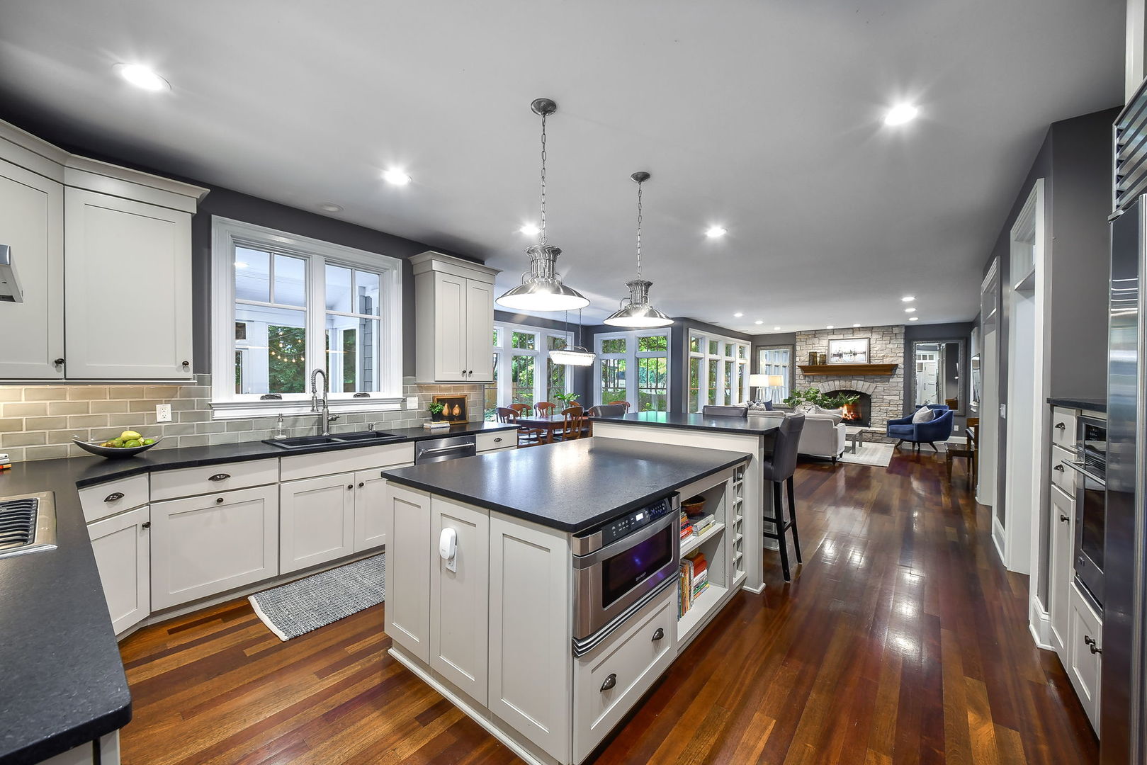 803 Dow Avenue, Geneva, IL 60134