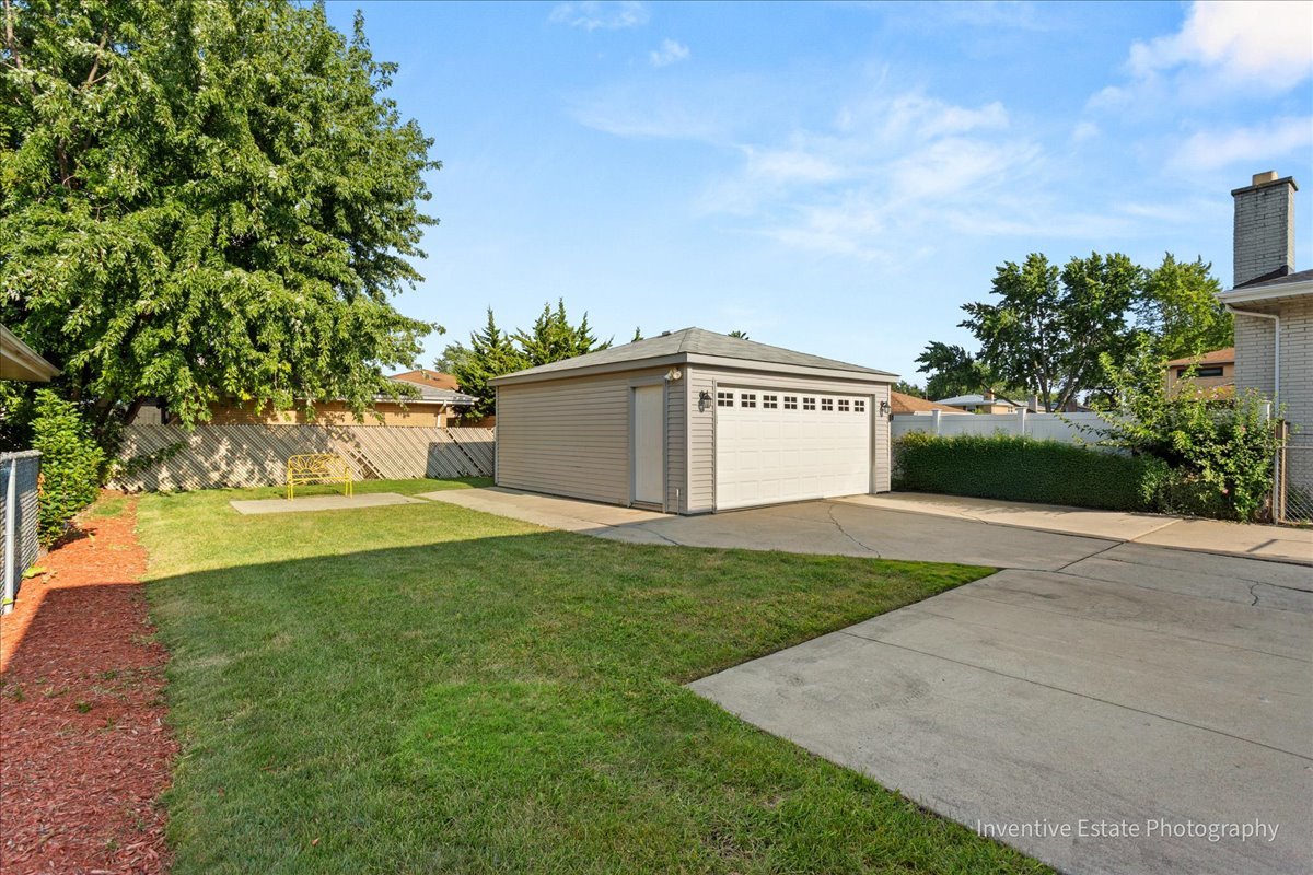 8943 S Richmond Avenue, Evergreen Park, IL 60805