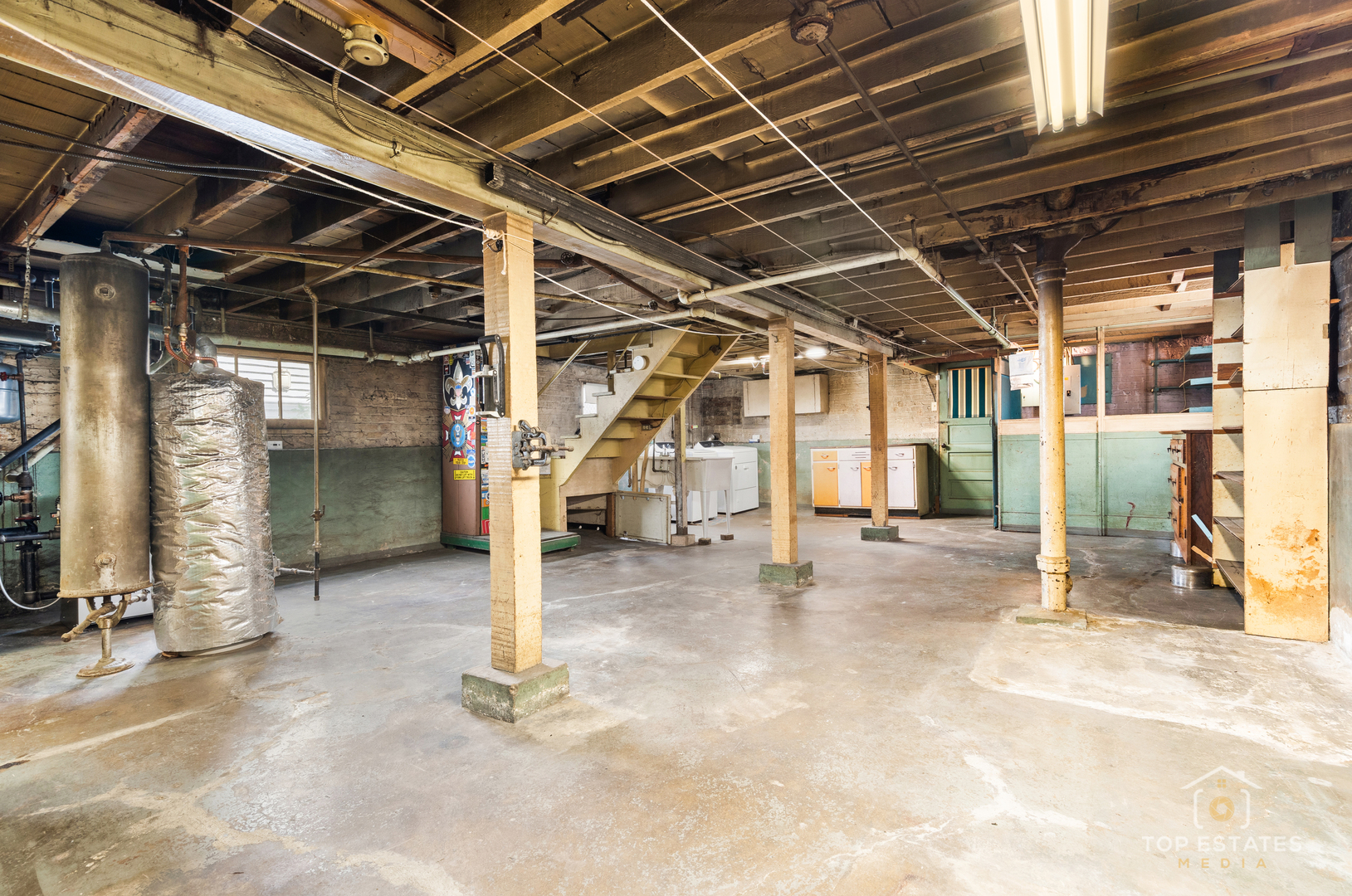3311 W Hutchinson Street, Chicago, IL 60618