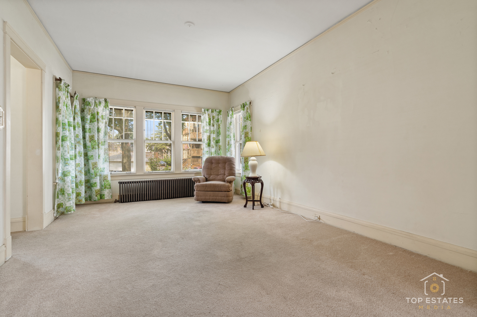 3311 W Hutchinson Street, Chicago, IL 60618