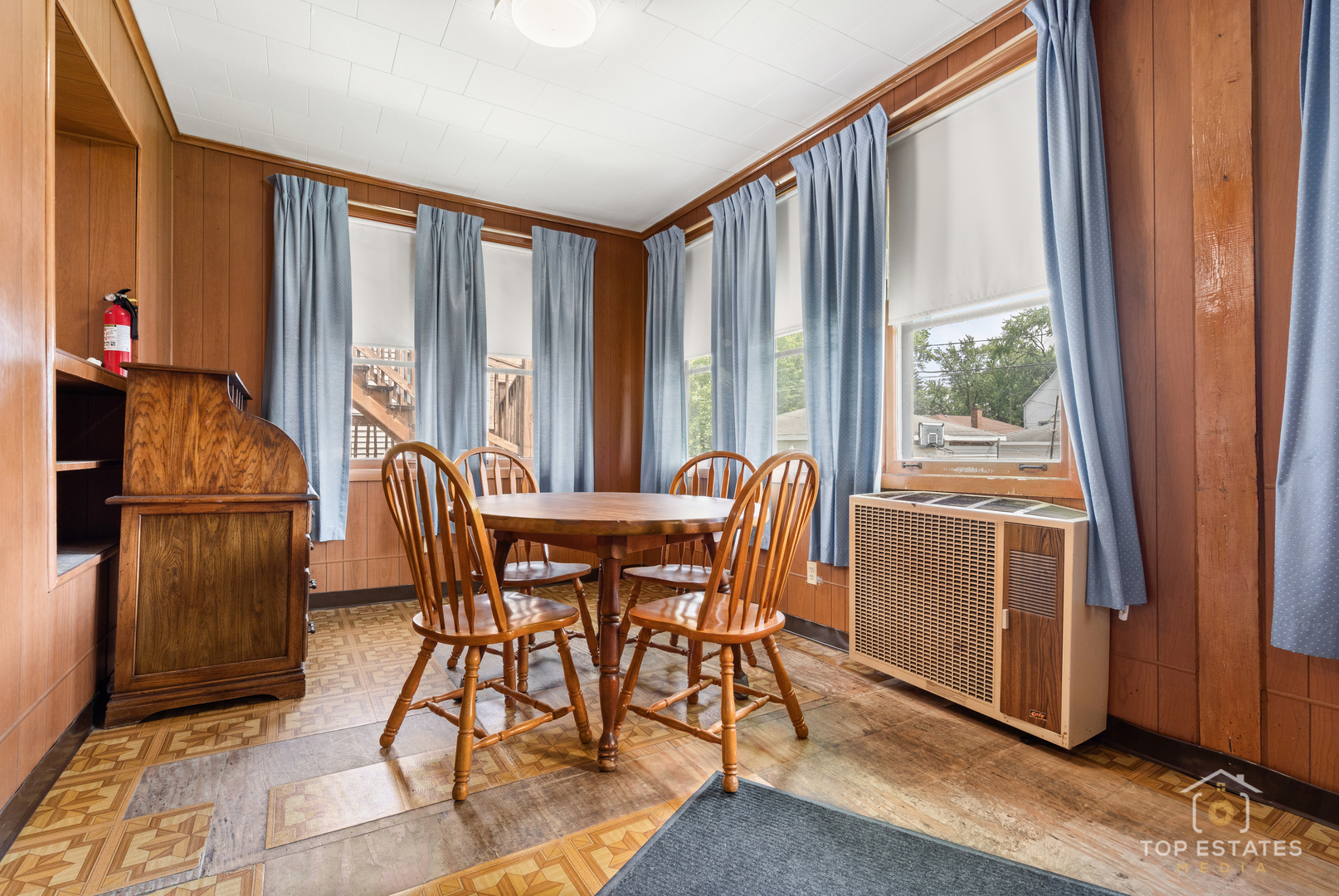 3311 W Hutchinson Street, Chicago, IL 60618