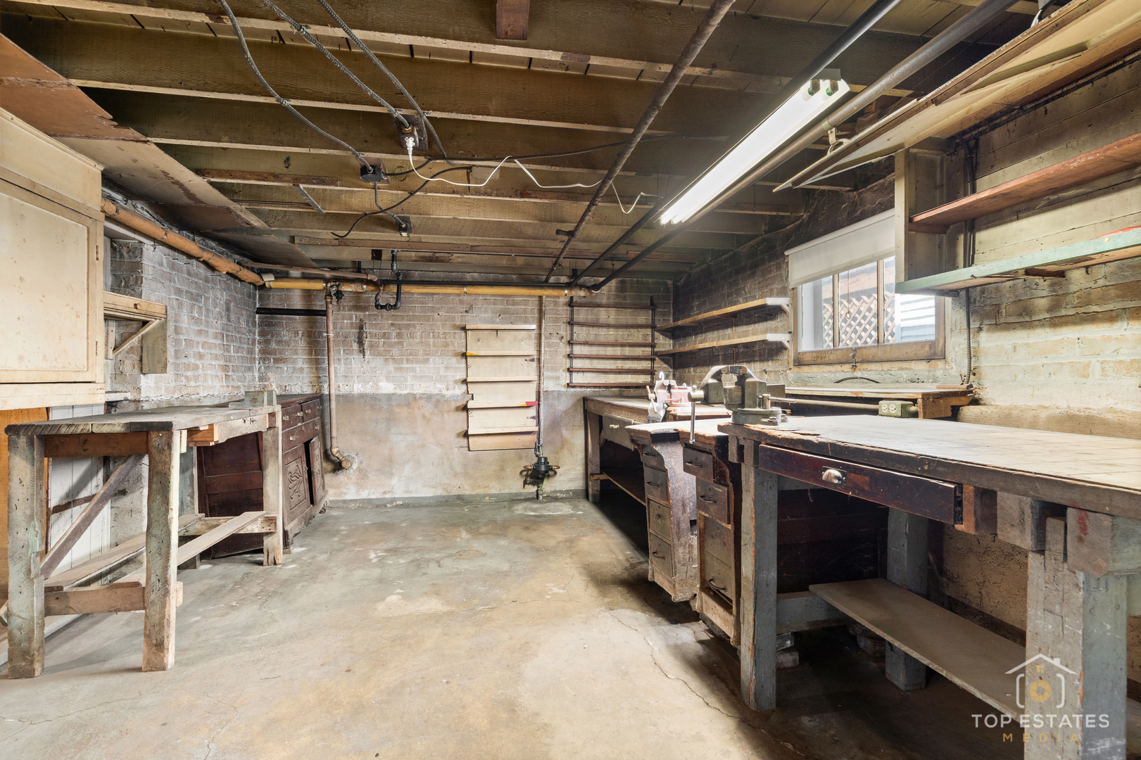 3311 W Hutchinson Street, Chicago, IL 60618