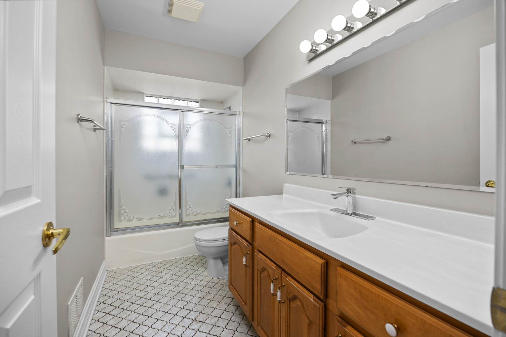 865 Love Street, Elk Grove Village, IL 60007