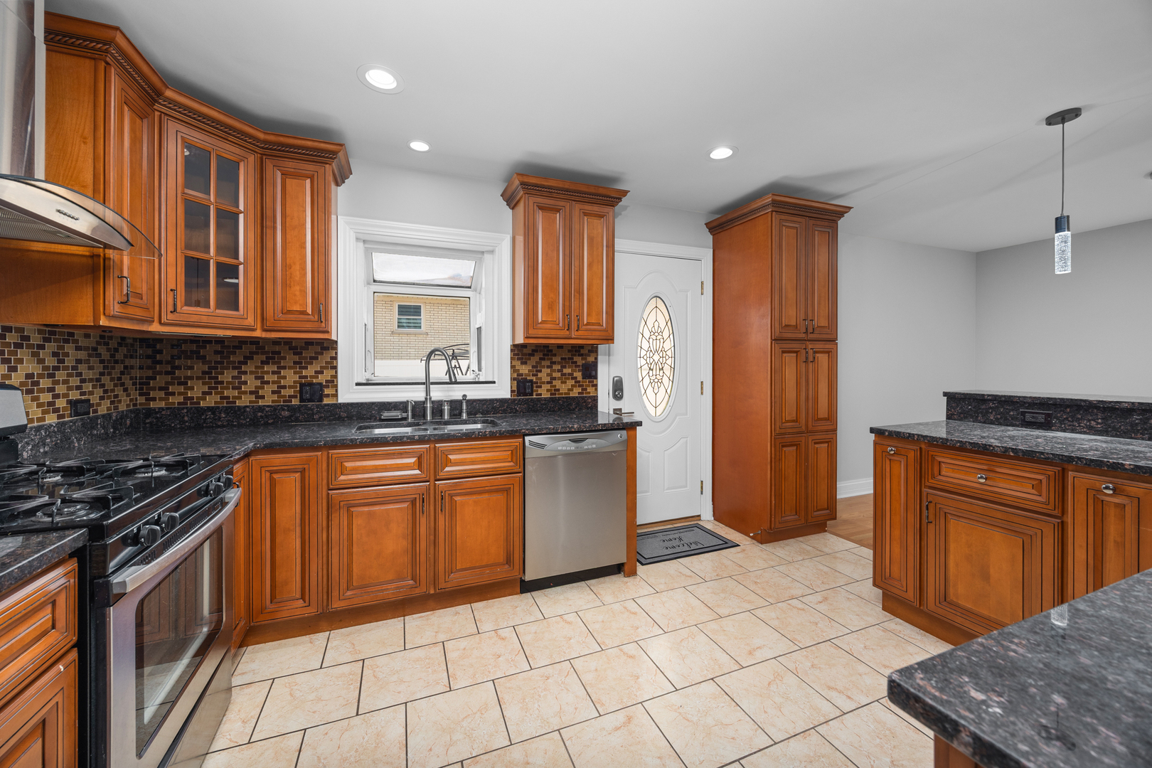 865 Love Street, Elk Grove Village, IL 60007