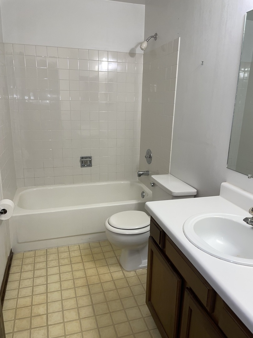 2263 N Enlund Drive #1, Palatine, IL 60074
