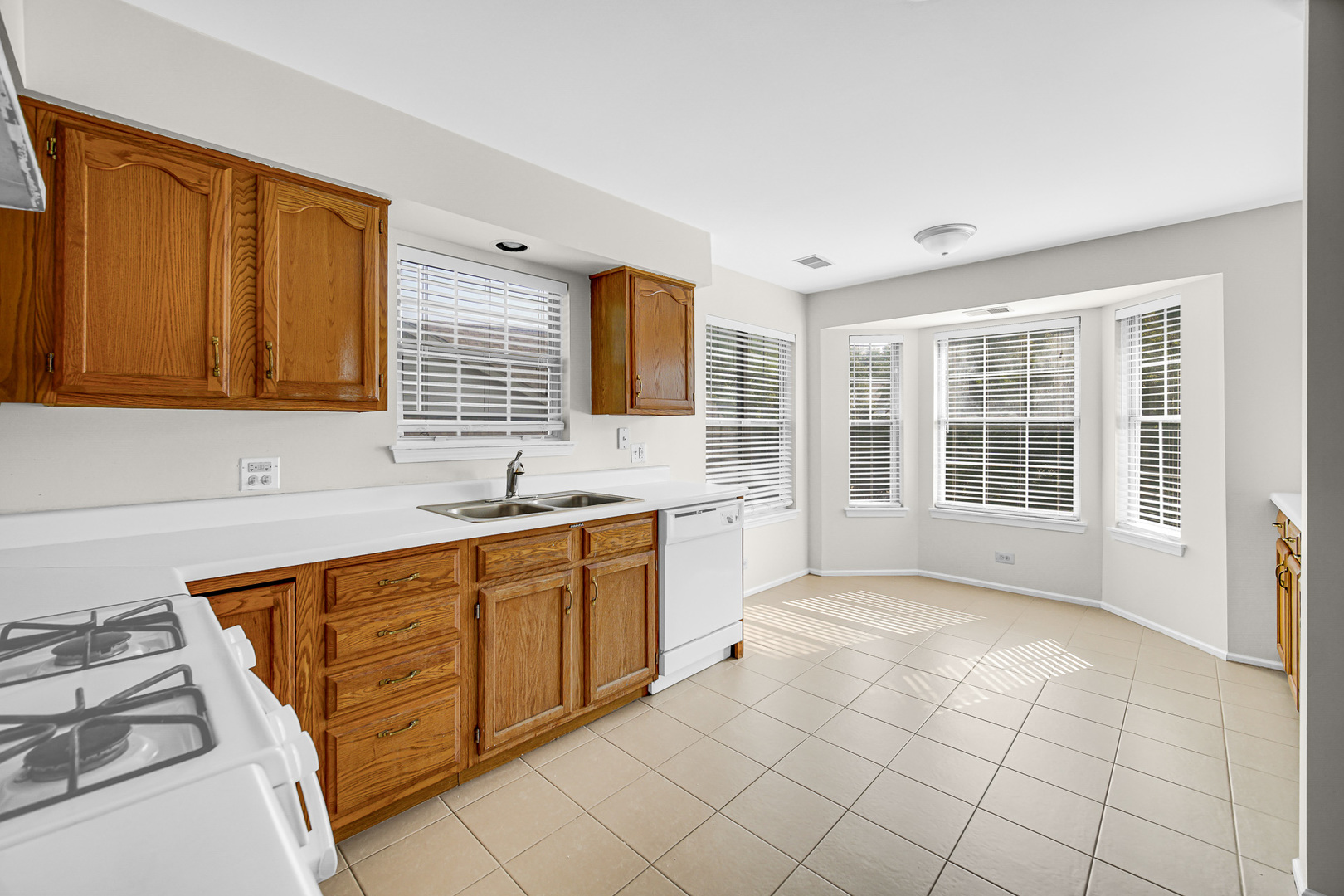 206 Glasgow Lane #B206, Schaumburg, IL 60194