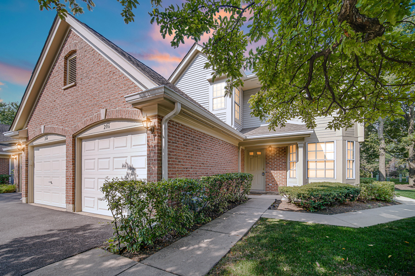 206 Glasgow Lane #B206, Schaumburg, IL 60194