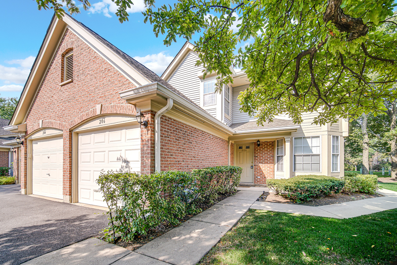 206 Glasgow Lane #B206, Schaumburg, IL 60194