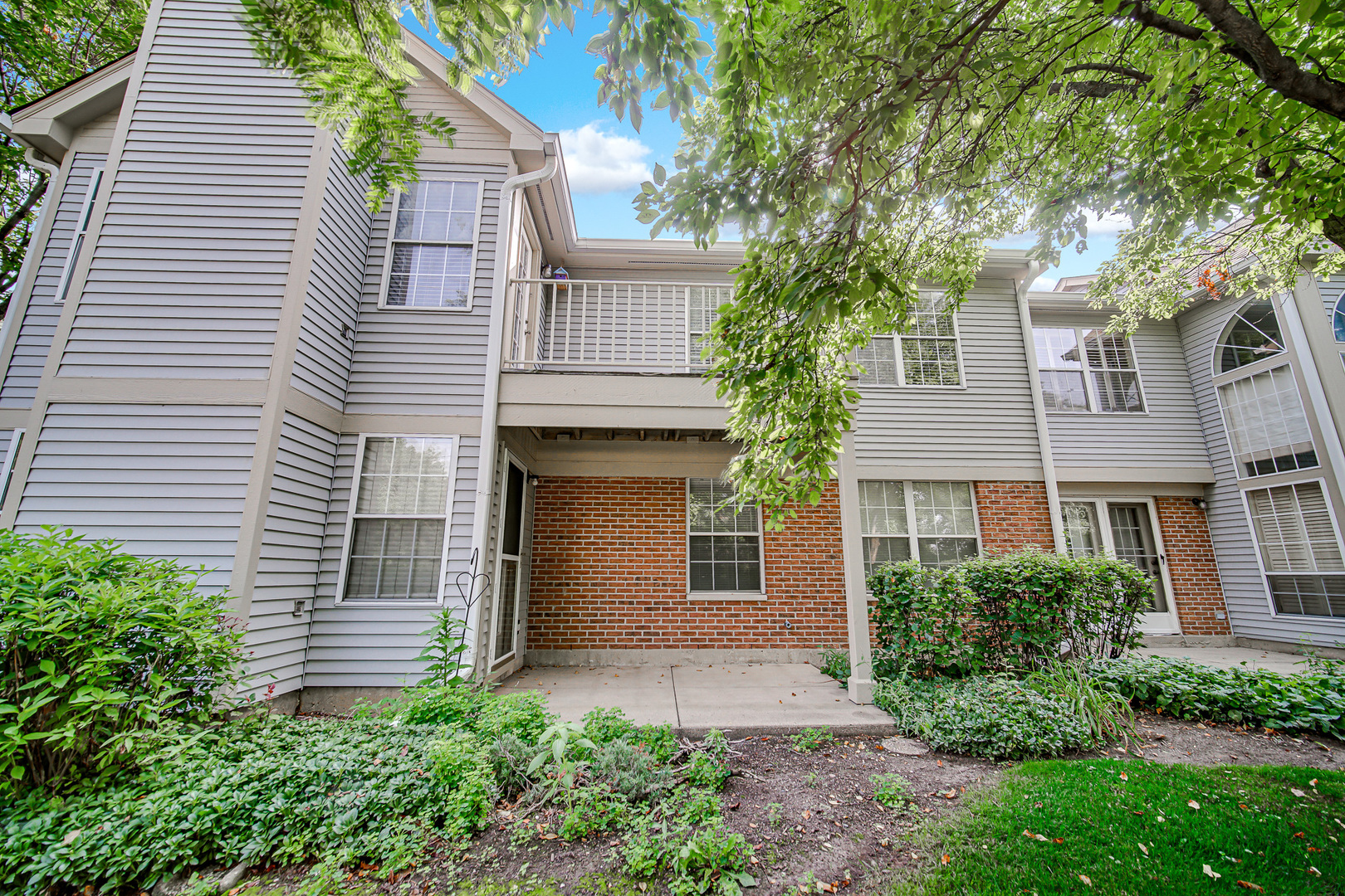 206 Glasgow Lane #B206, Schaumburg, IL 60194