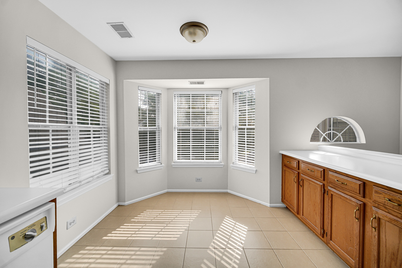 206 Glasgow Lane #B206, Schaumburg, IL 60194