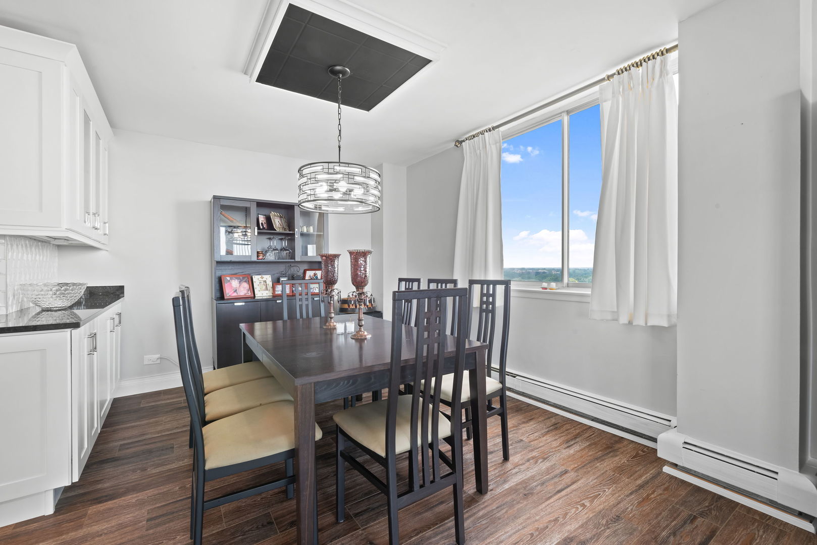 40 N Tower Road #16G, Oak Brook, IL 60523
